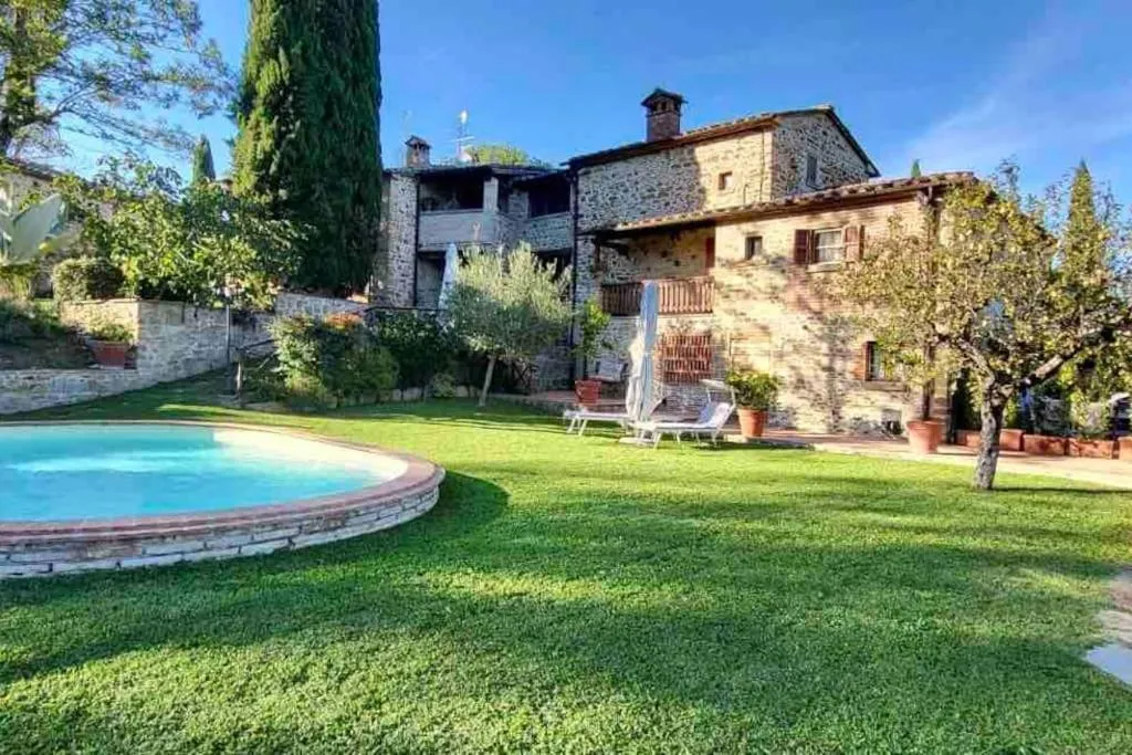 Tuscan Escape Luxury 2 bedroom apartment with pool