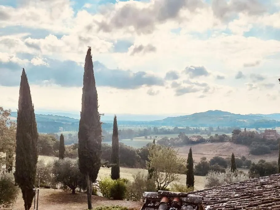 Tuscan Escape Luxury 2 bedroom apartment with pool