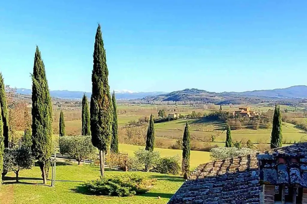 Tuscan Escape Luxury 2 bedroom apartment with pool