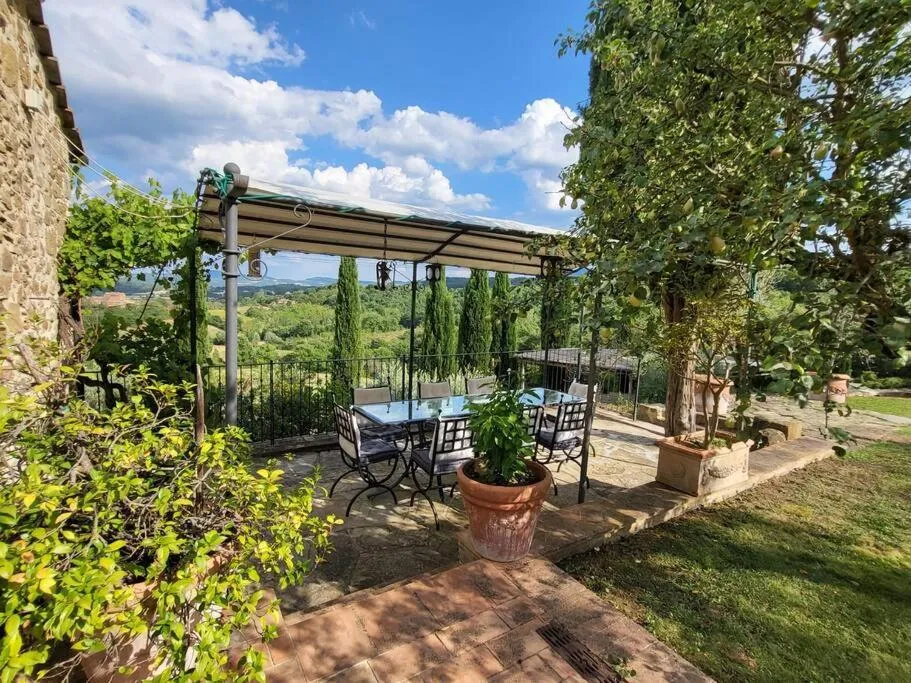 Tuscan Escape Luxury 2 bedroom apartment with pool