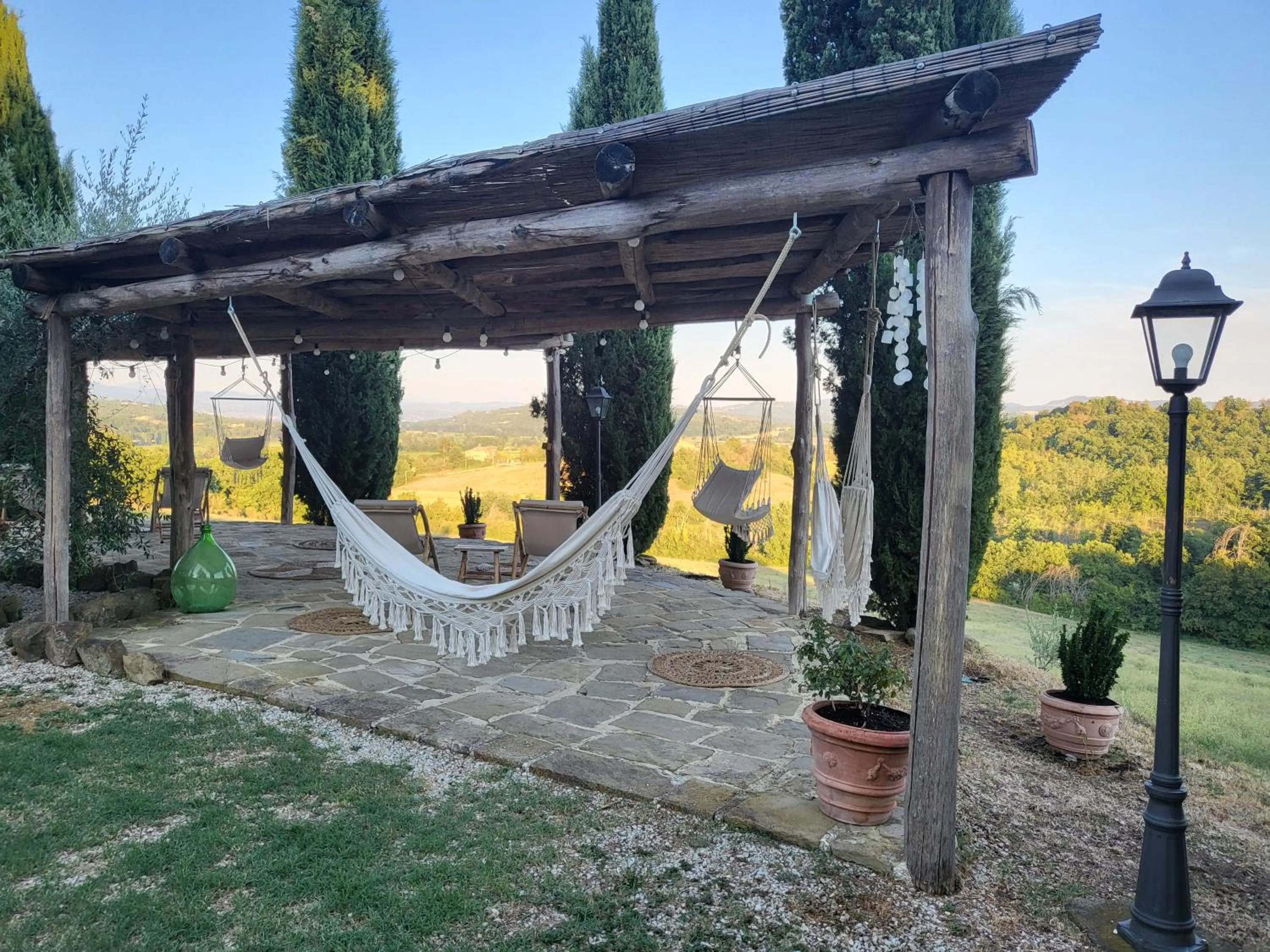 Tuscan Escape Luxury 2 bedroom apartment with pool