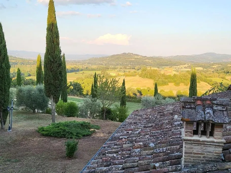 Tuscan Escape Luxury 2 bedroom apartment with pool