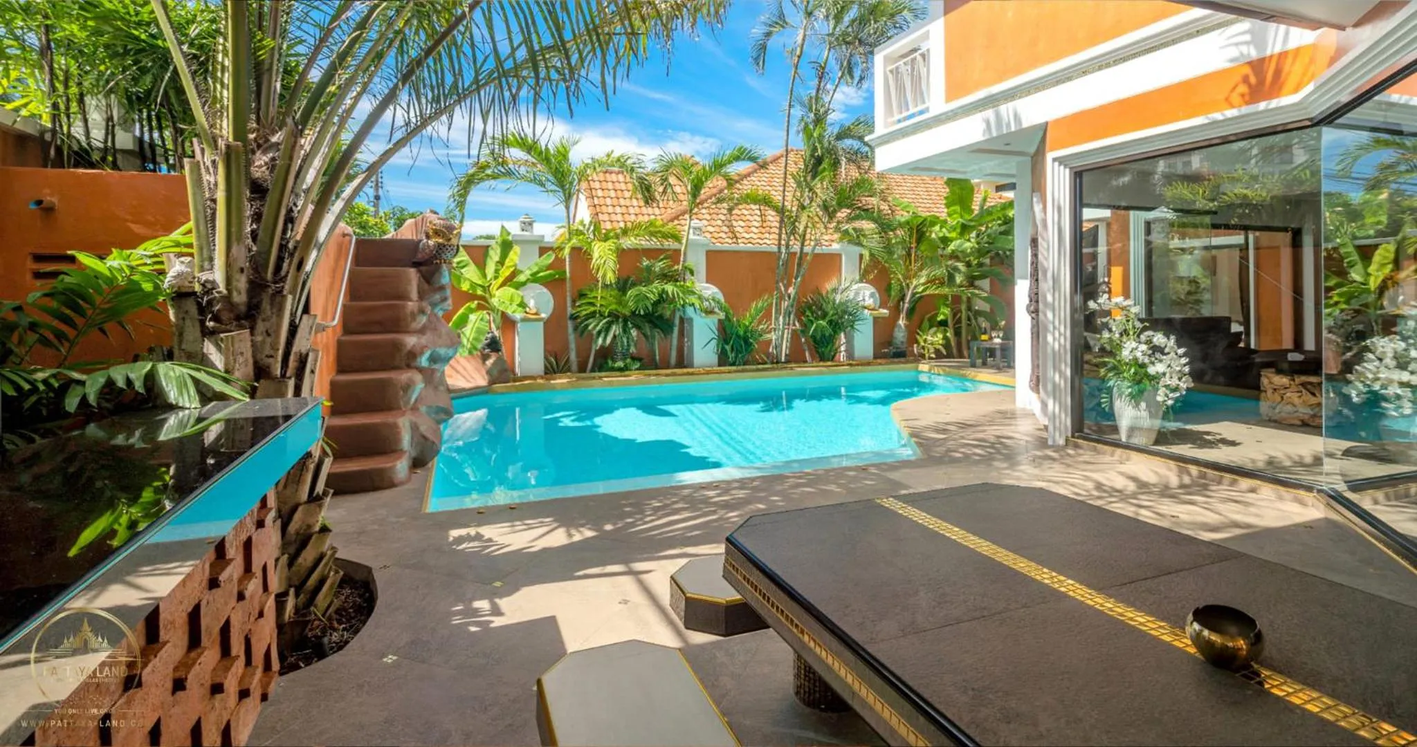 Property building in GOLDLAND Luxury Pool Villa Pattaya Walking Street 8 Bedrooms