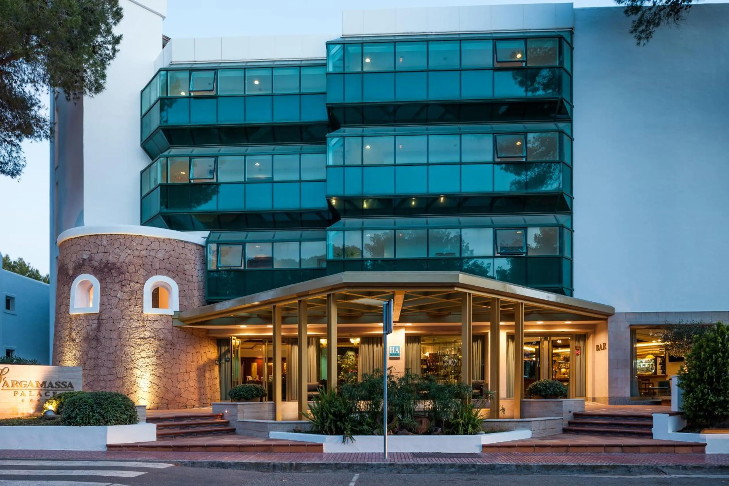 Facade/entrance in Suite Hotel S'Argamassa Palace