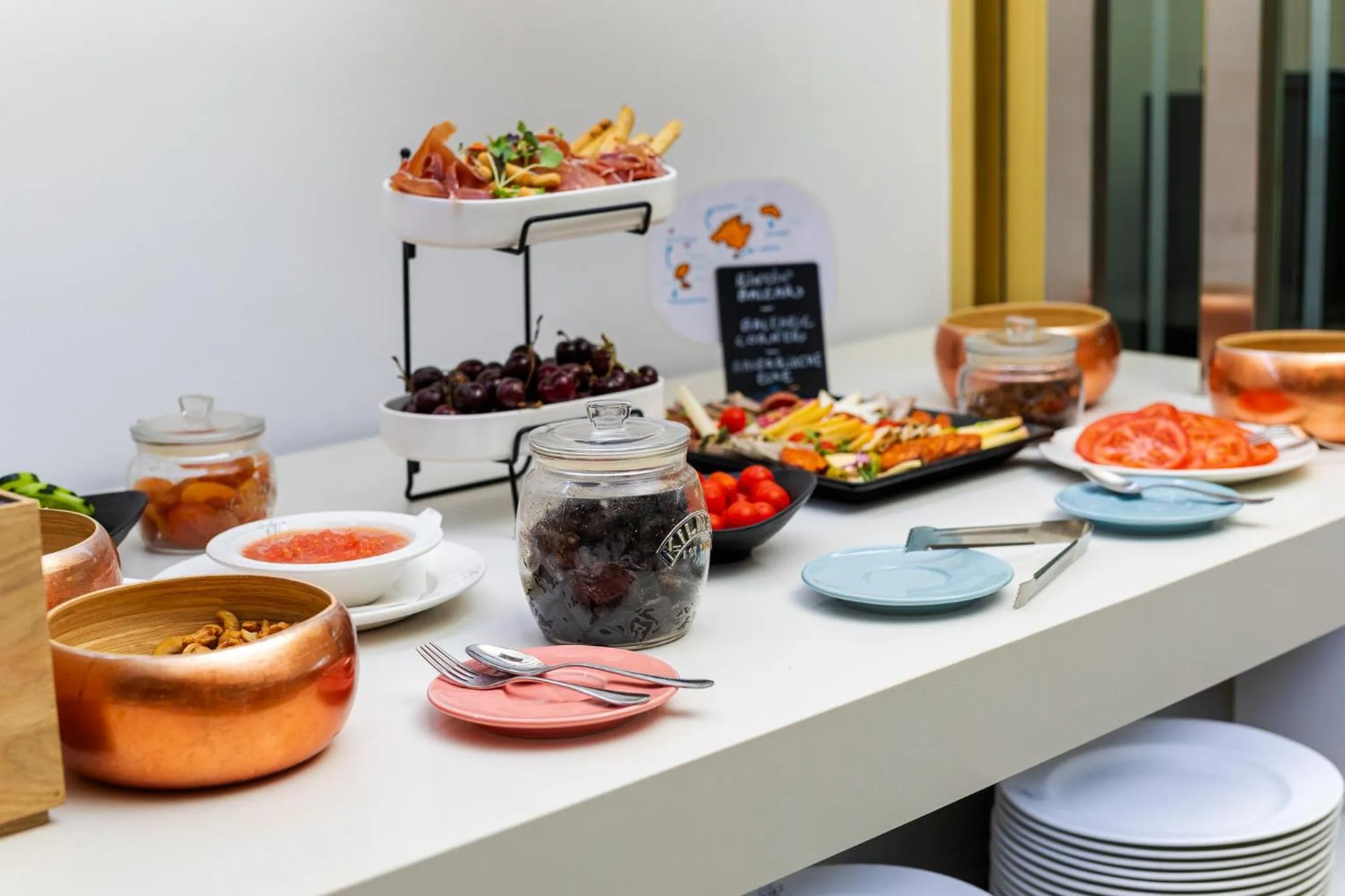 Buffet breakfast in Suite Hotel S'Argamassa Palace