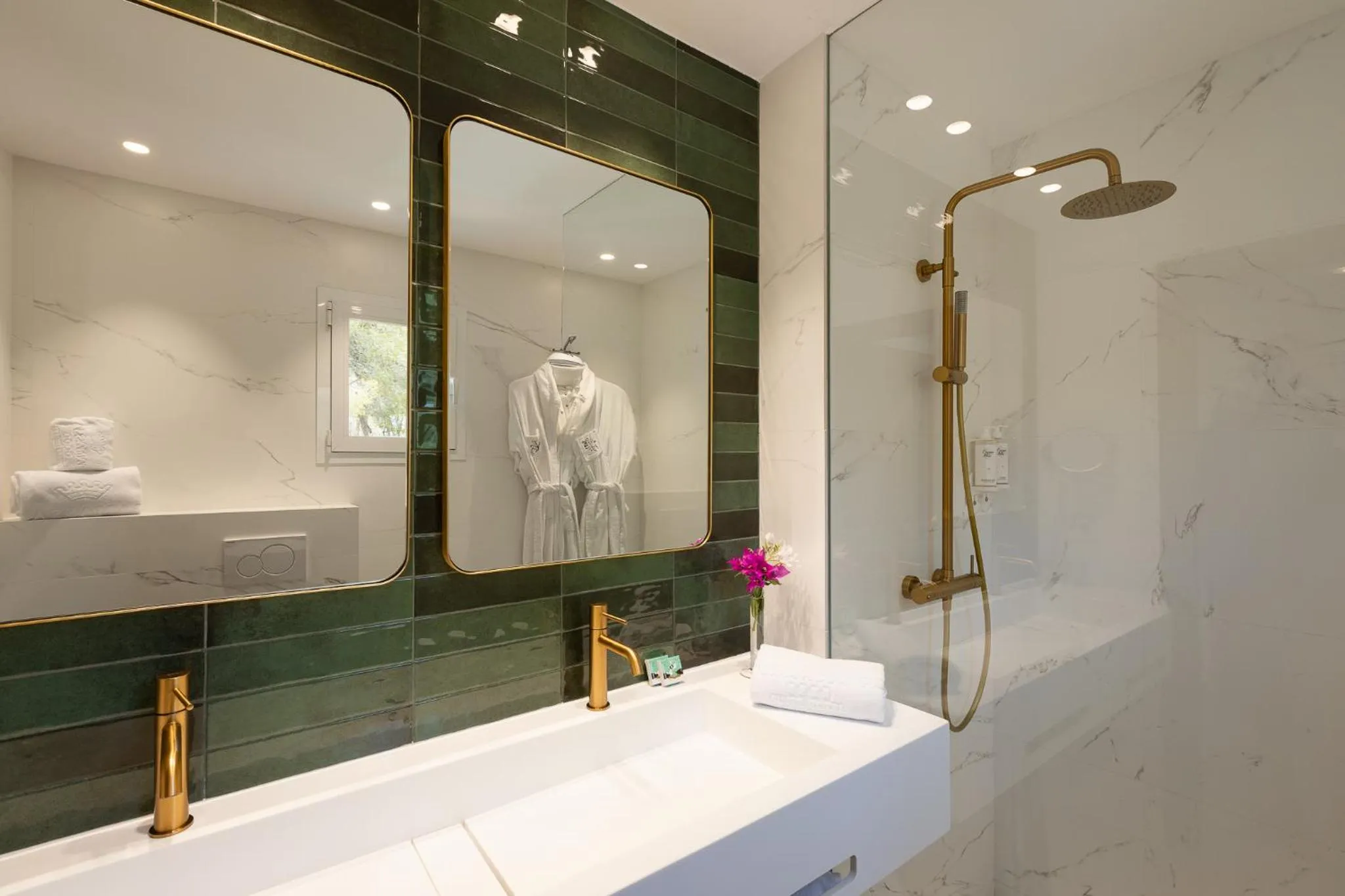 Shower in S'Argamassa Boutique Hotel