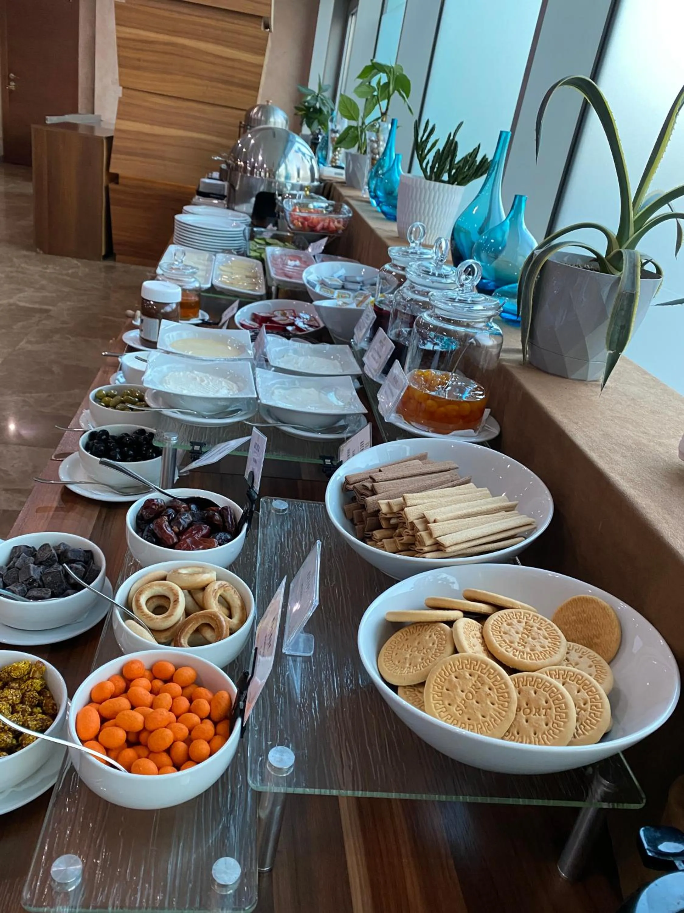 Buffet breakfast in Avenue Hotel Baku by Smart