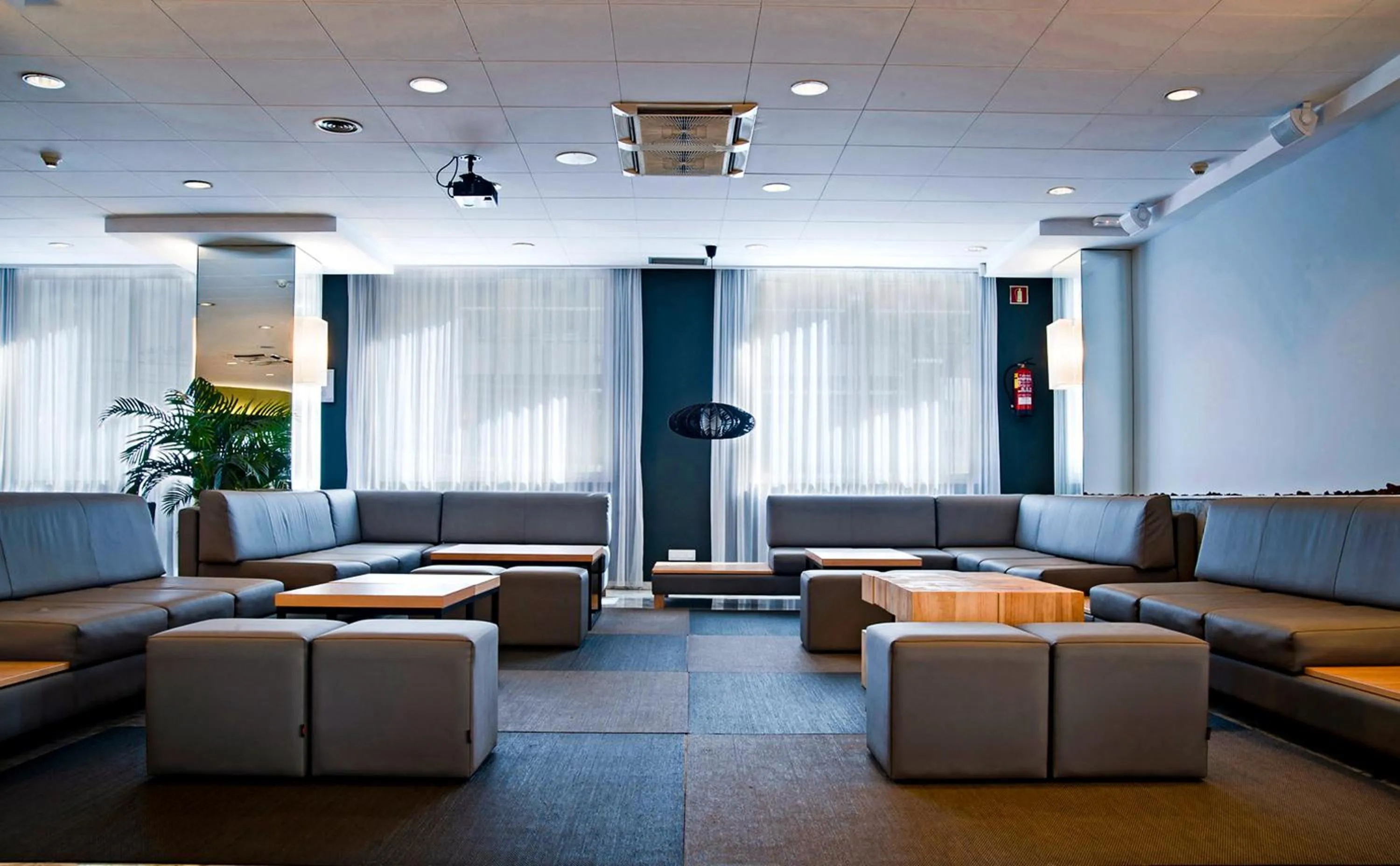 Communal lounge/ TV room in Hotel Bernat II 4*Sup