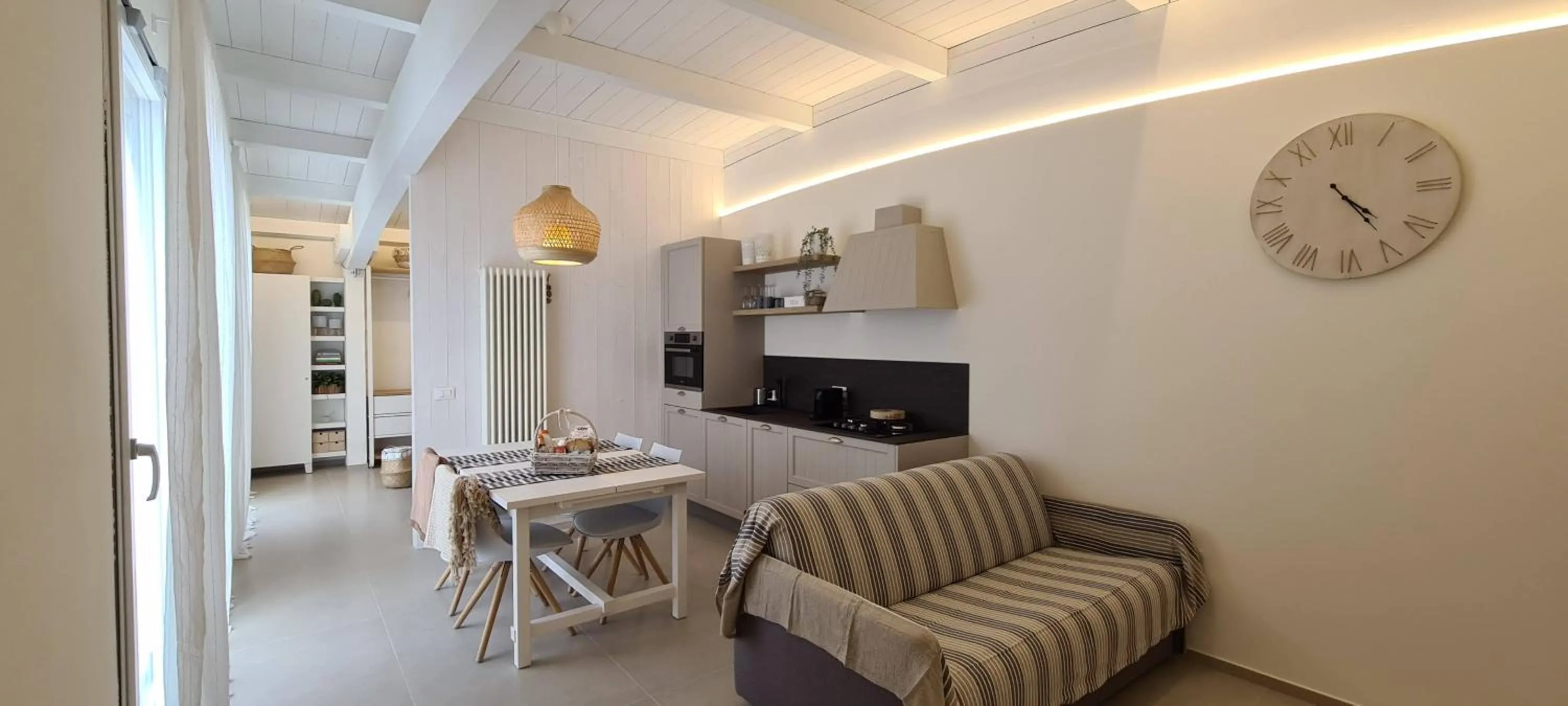 Kitchen or kitchenette in Appartamento Tra Cielo e Mare Cesenatico
