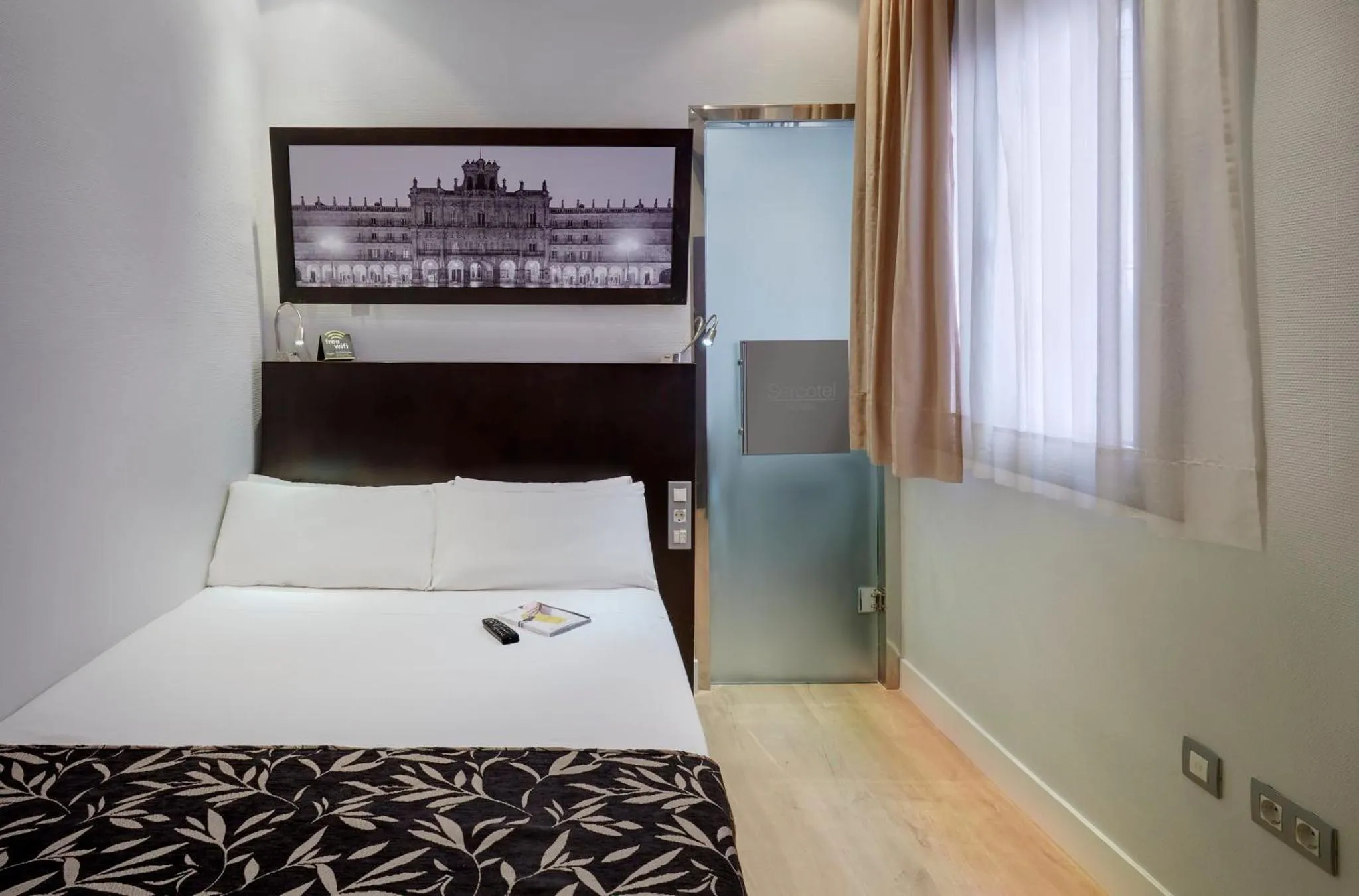 Photo of the whole room, Bed in Sercotel Las Torres