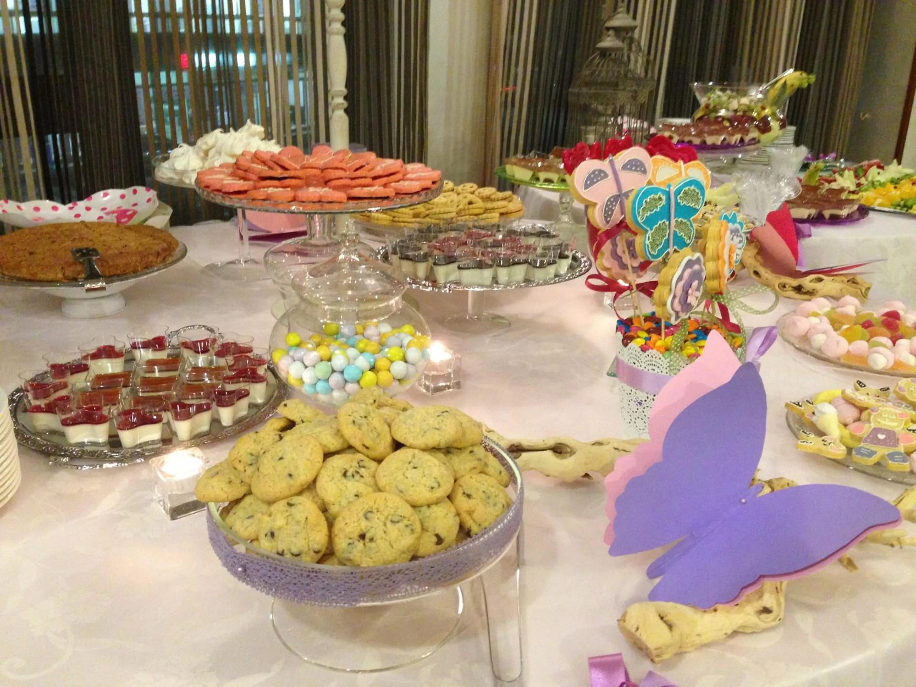 Restaurant/places to eat in Demy Hotel