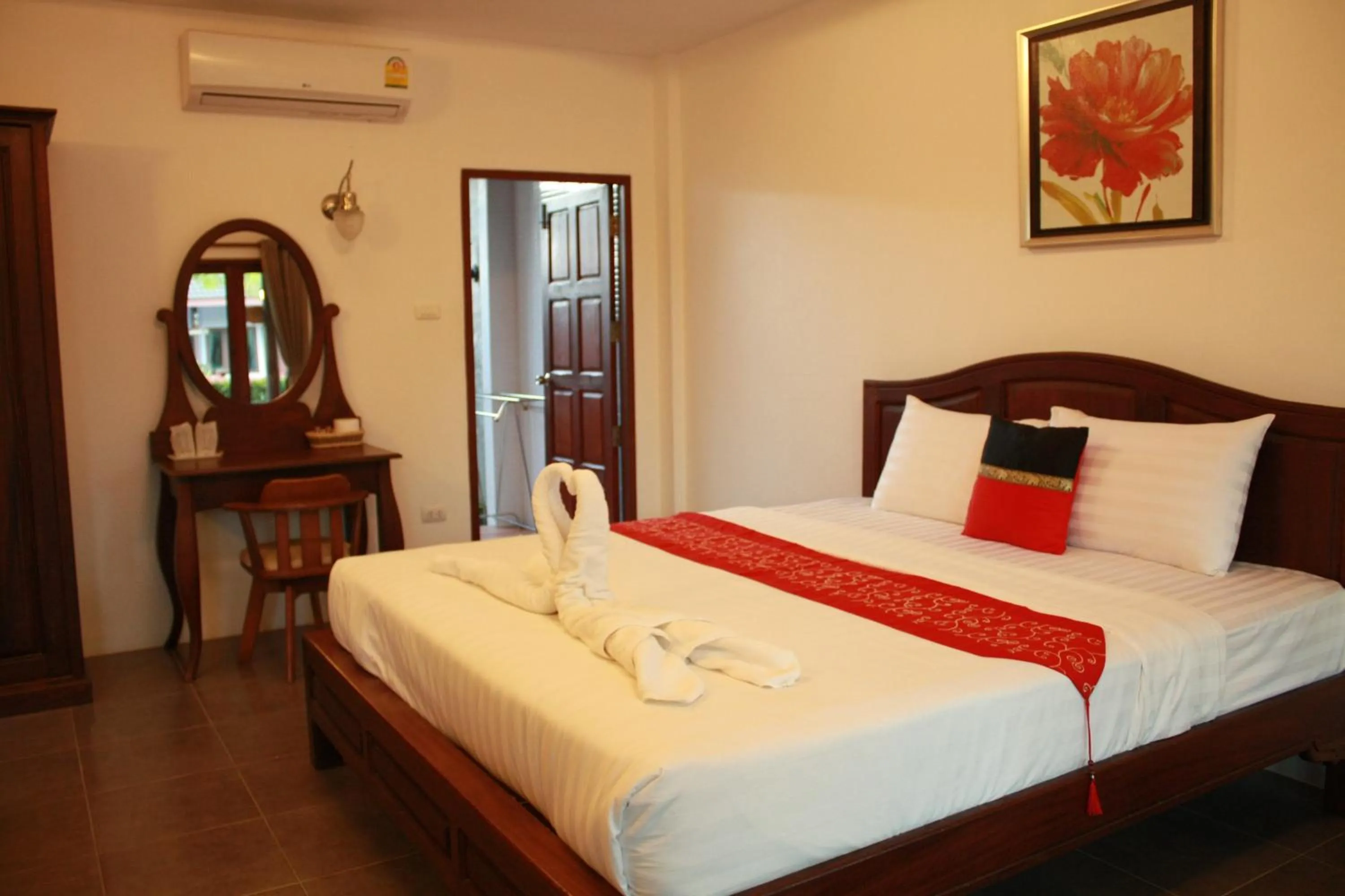 Bedroom, Bed in Waterside Resort