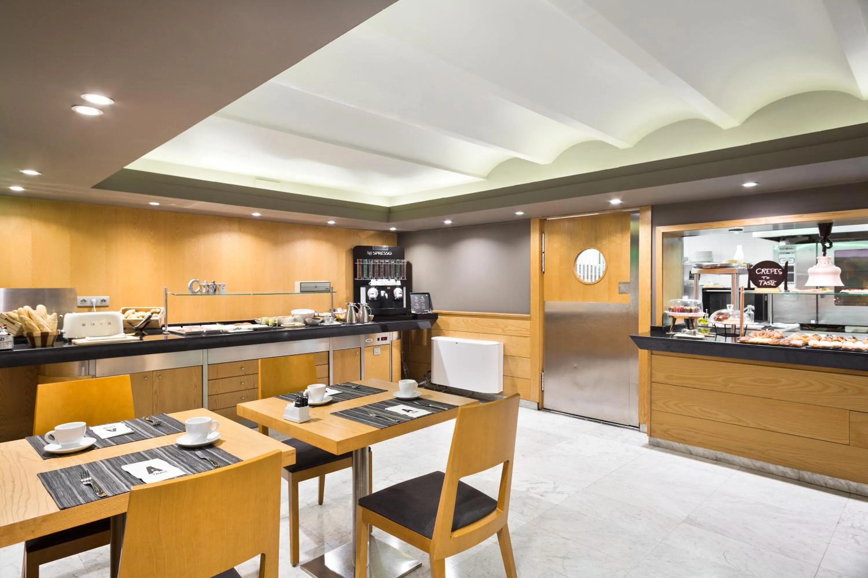 Food and drinks in Acta Atrium Palace