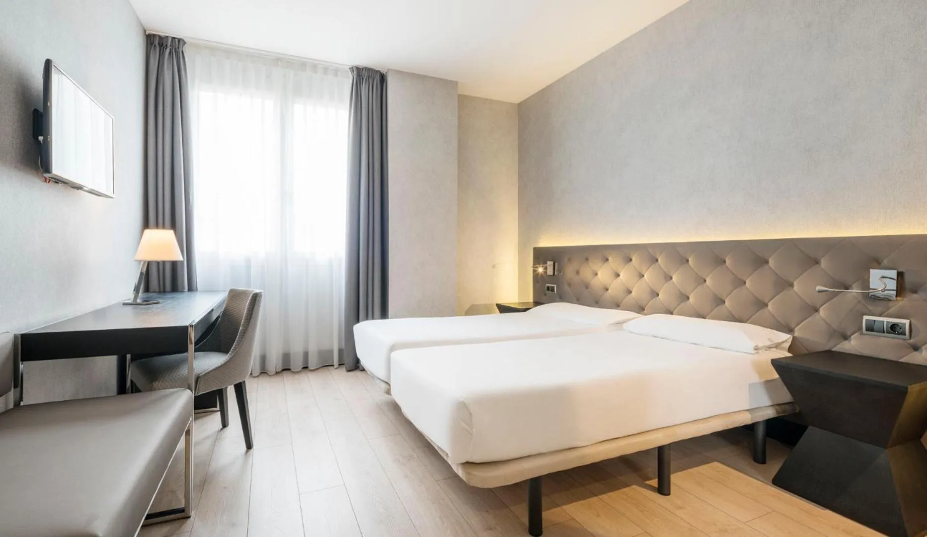 Property building, Bed in Ilunion Bel-Art