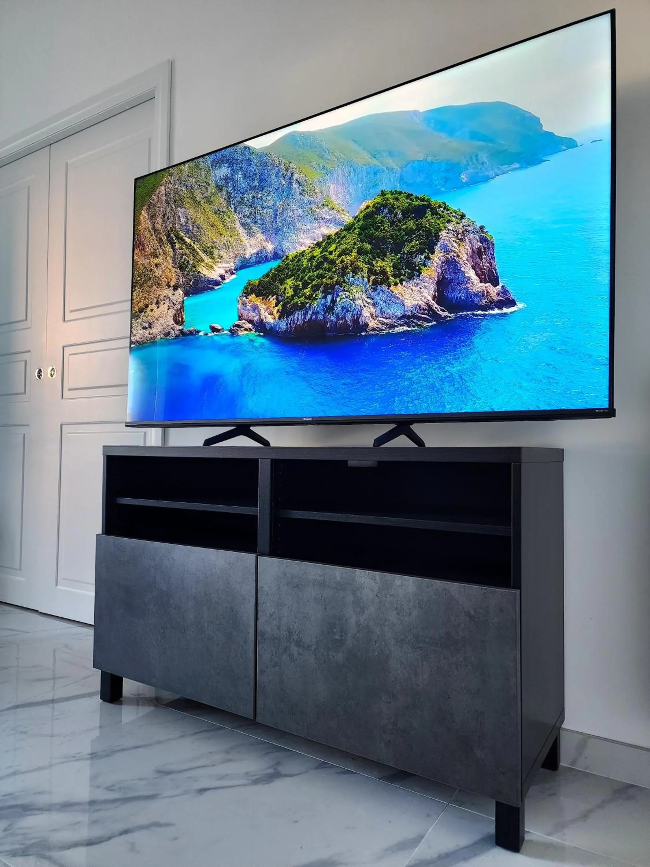 TV and multimedia in BACARDI Lungomare - Modern apartment near the sea