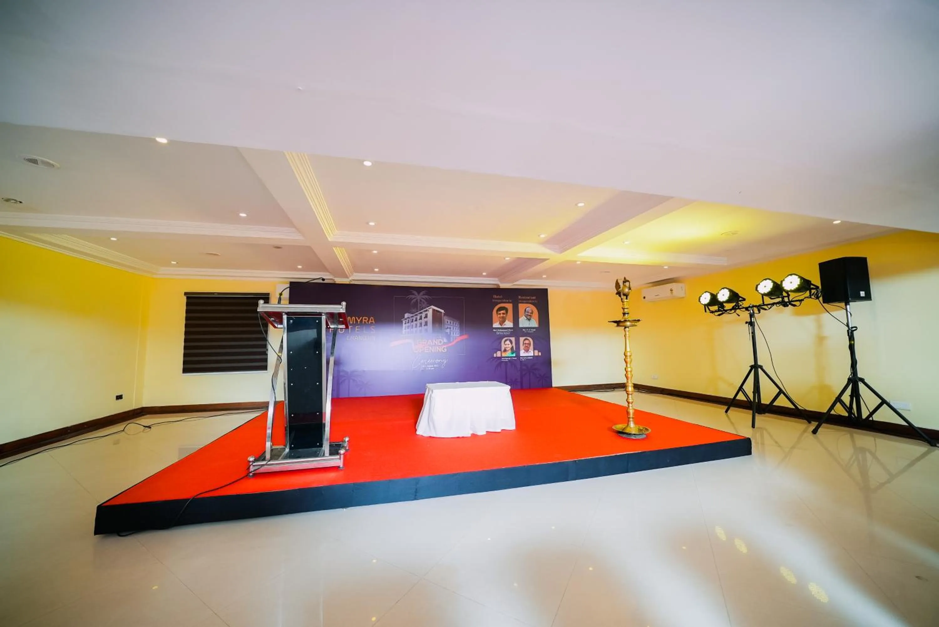 TV and multimedia in Hotel Palmyra Grand Inn - Kochi