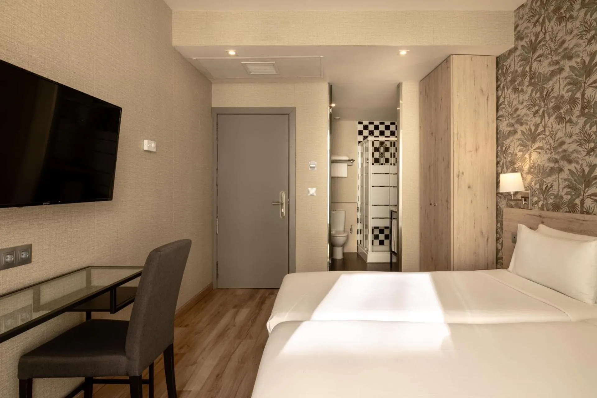 Bed in Hotel Avenida Gran Vía