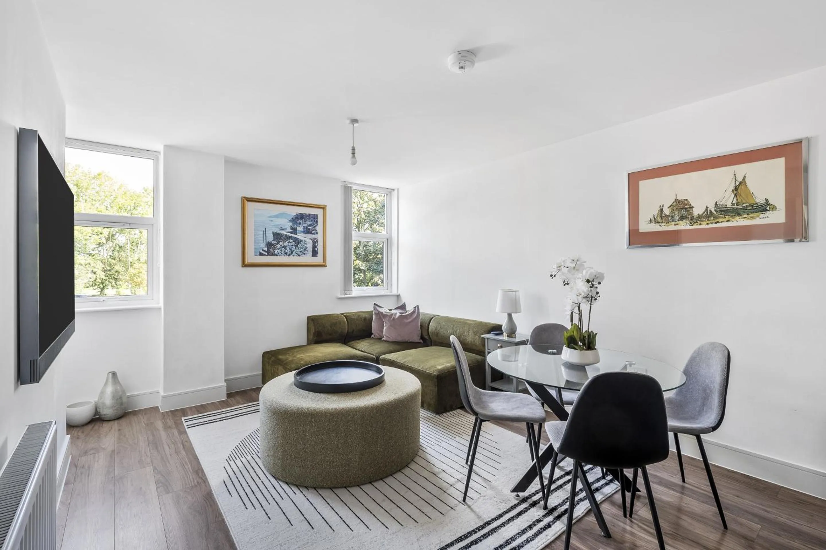 Living room in Luxurious 2 Bed Apartment with Free Parking, Sky Sports & Netflix, Chelmsford City