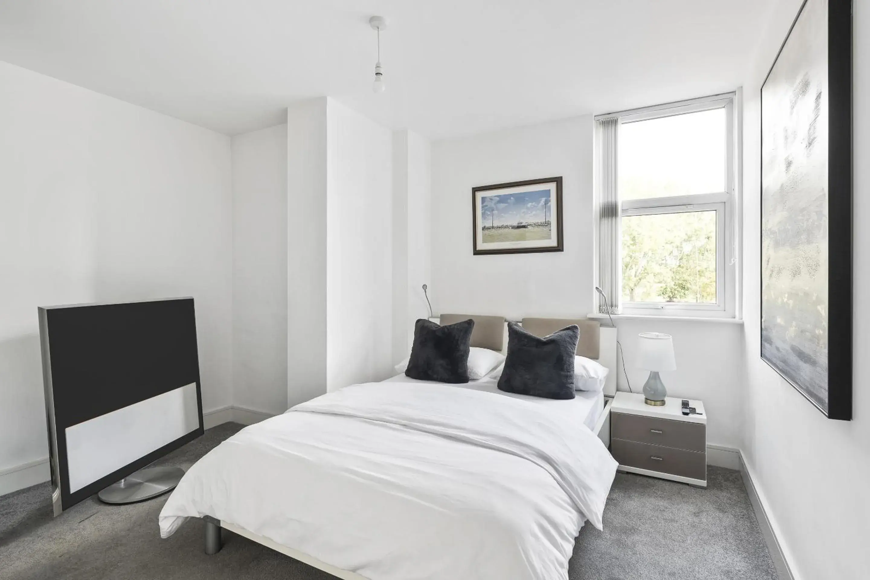 Two-Bedroom Apartment in Luxurious 2 Bedroom Apartment with Free Parking, Sky TV, Sports, Movies & Netflix Two-Bedroom Apartment in Luxurious 2 Bedroom Apartment with Free Parking, Sky TV, Sports, Movies & Netflix