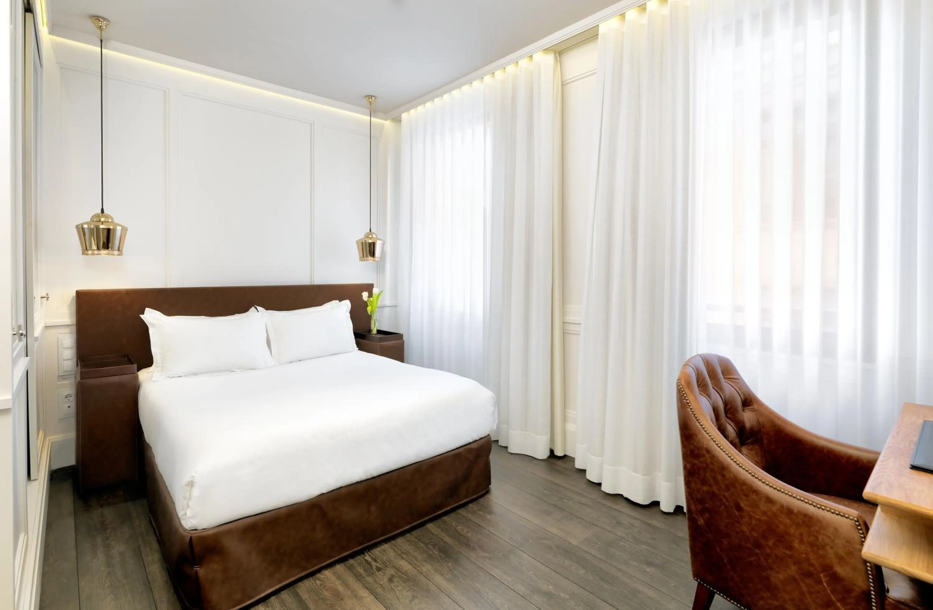 Photo of the whole room, Bed in Boutique Hotel H10 Montcada