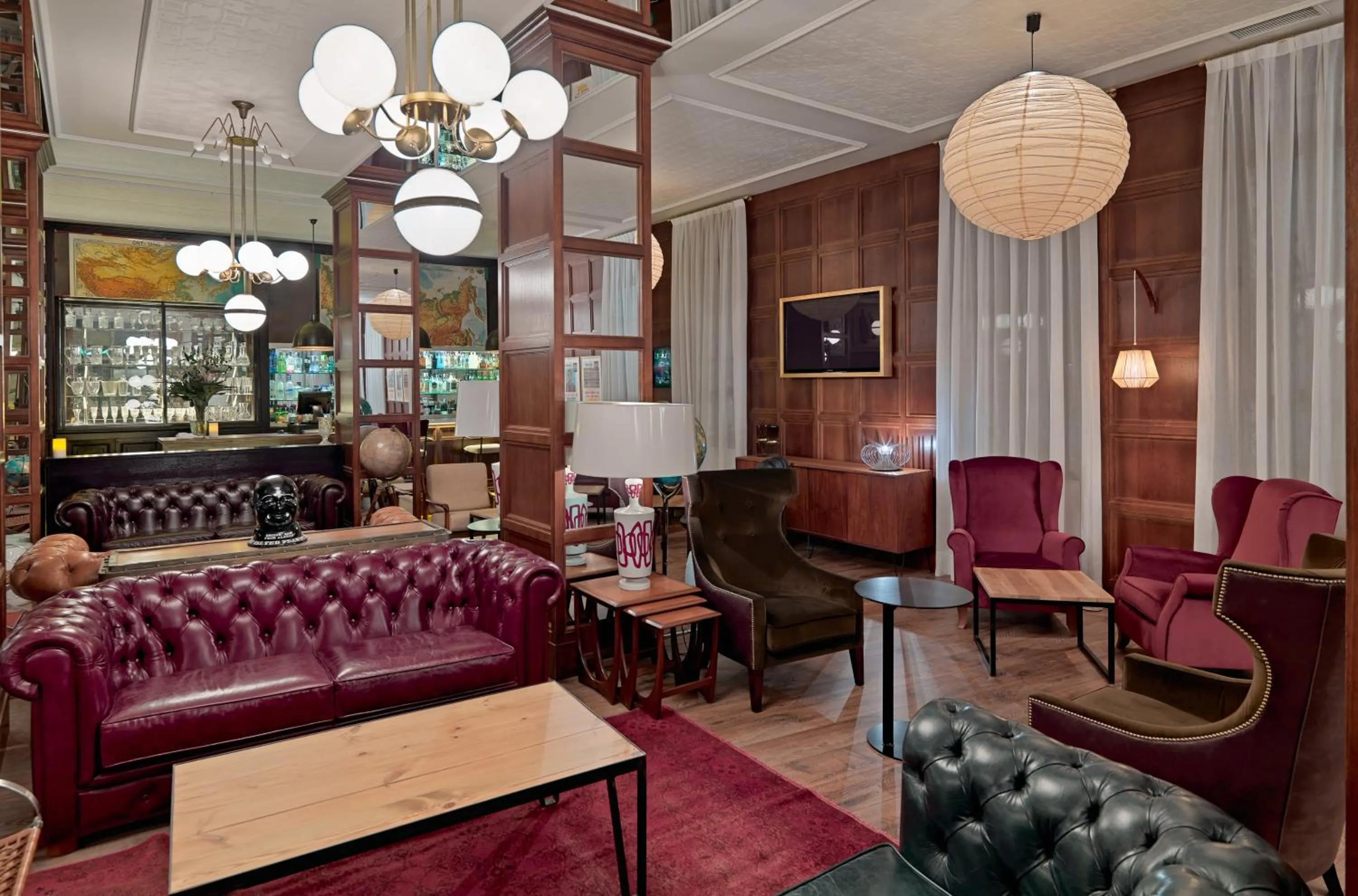 Lobby or reception in Boutique Hotel H10 Montcada