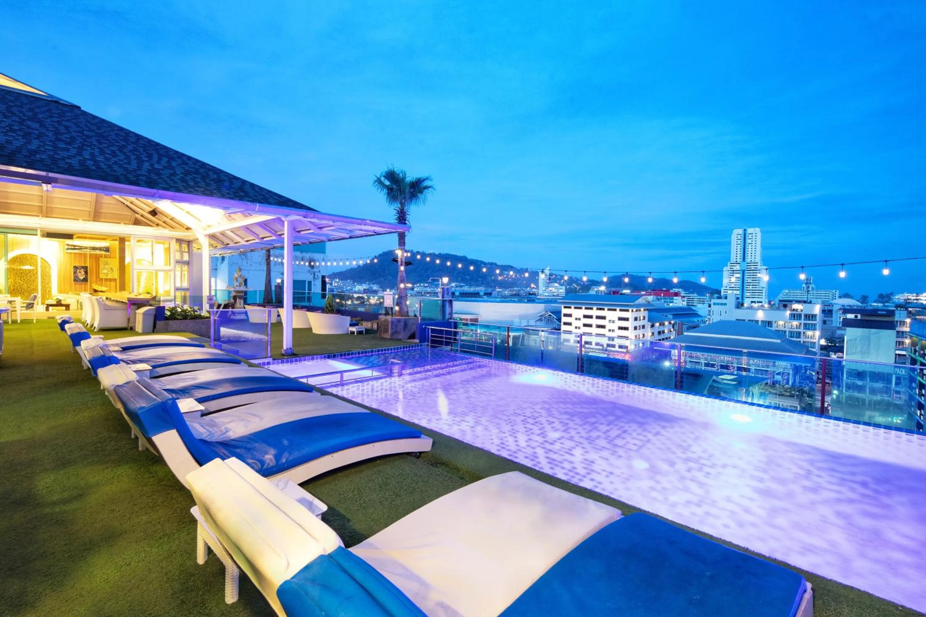 Night in Sira Grande Hotel & Spa, Patong