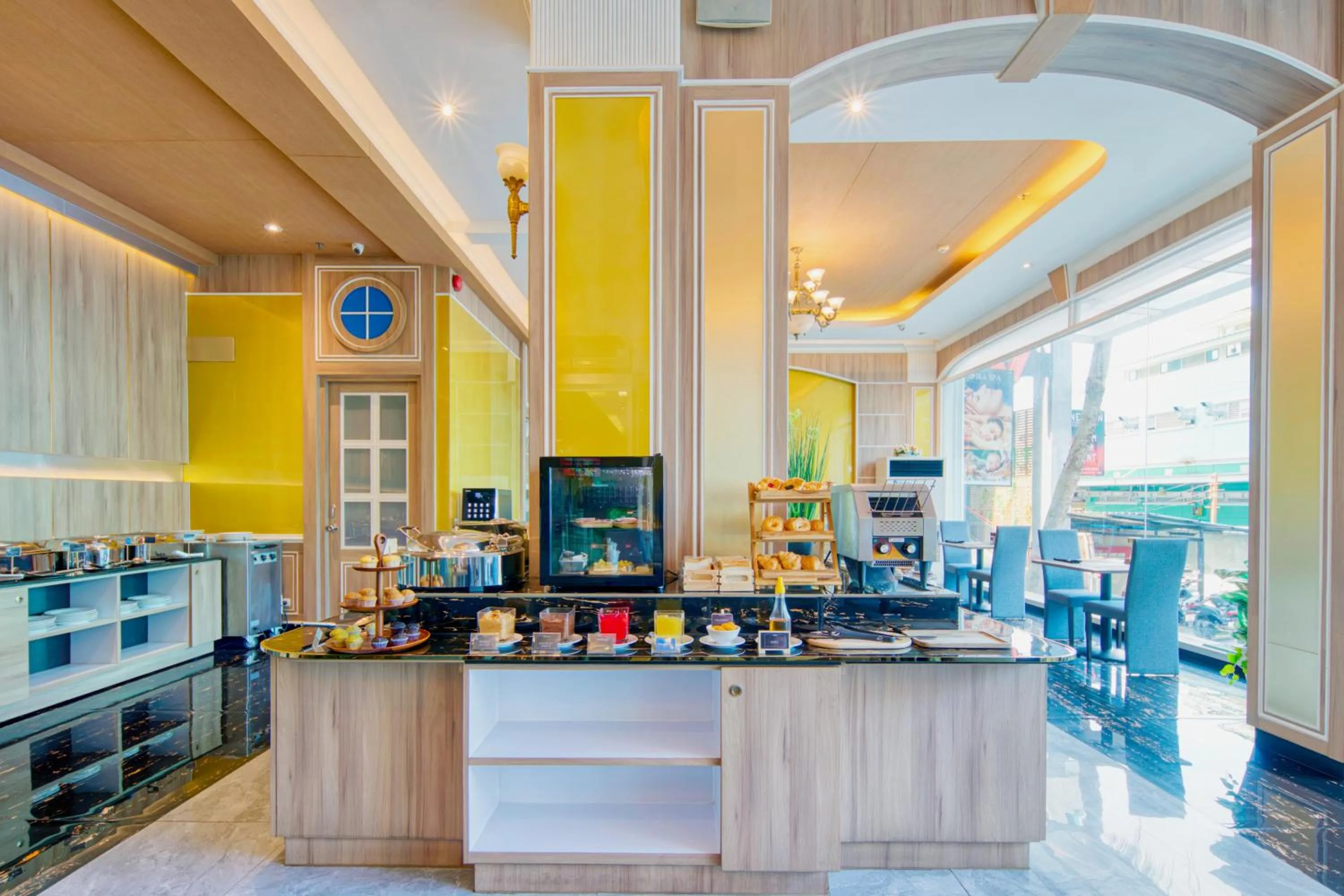 Food and drinks in Sira Grande Hotel & Spa, Patong