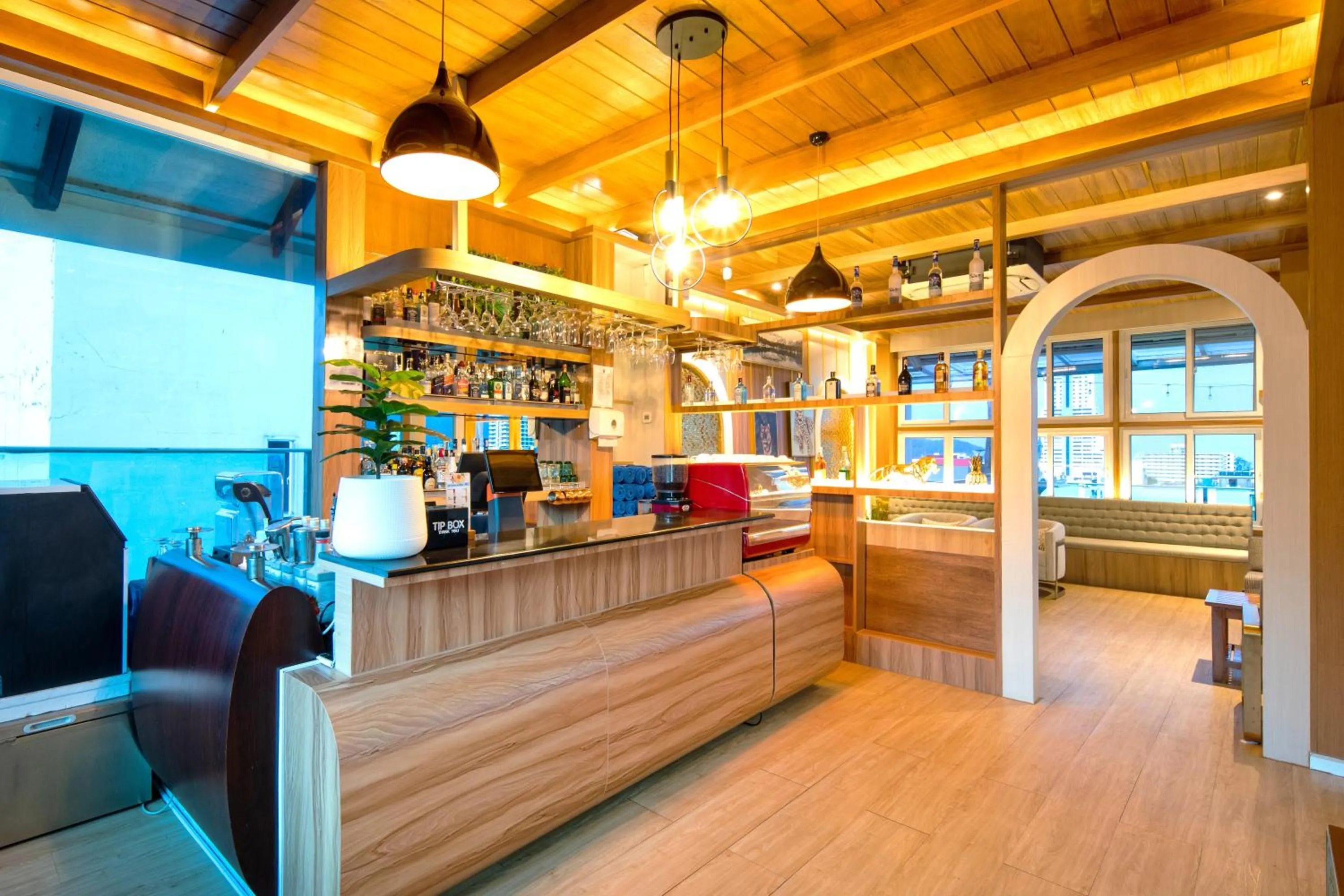 Restaurant/places to eat in Sira Grande Hotel & Spa, Patong