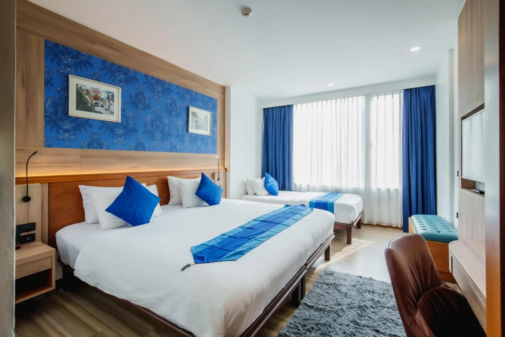 Bed in Sira Grande Hotel & Spa, Patong