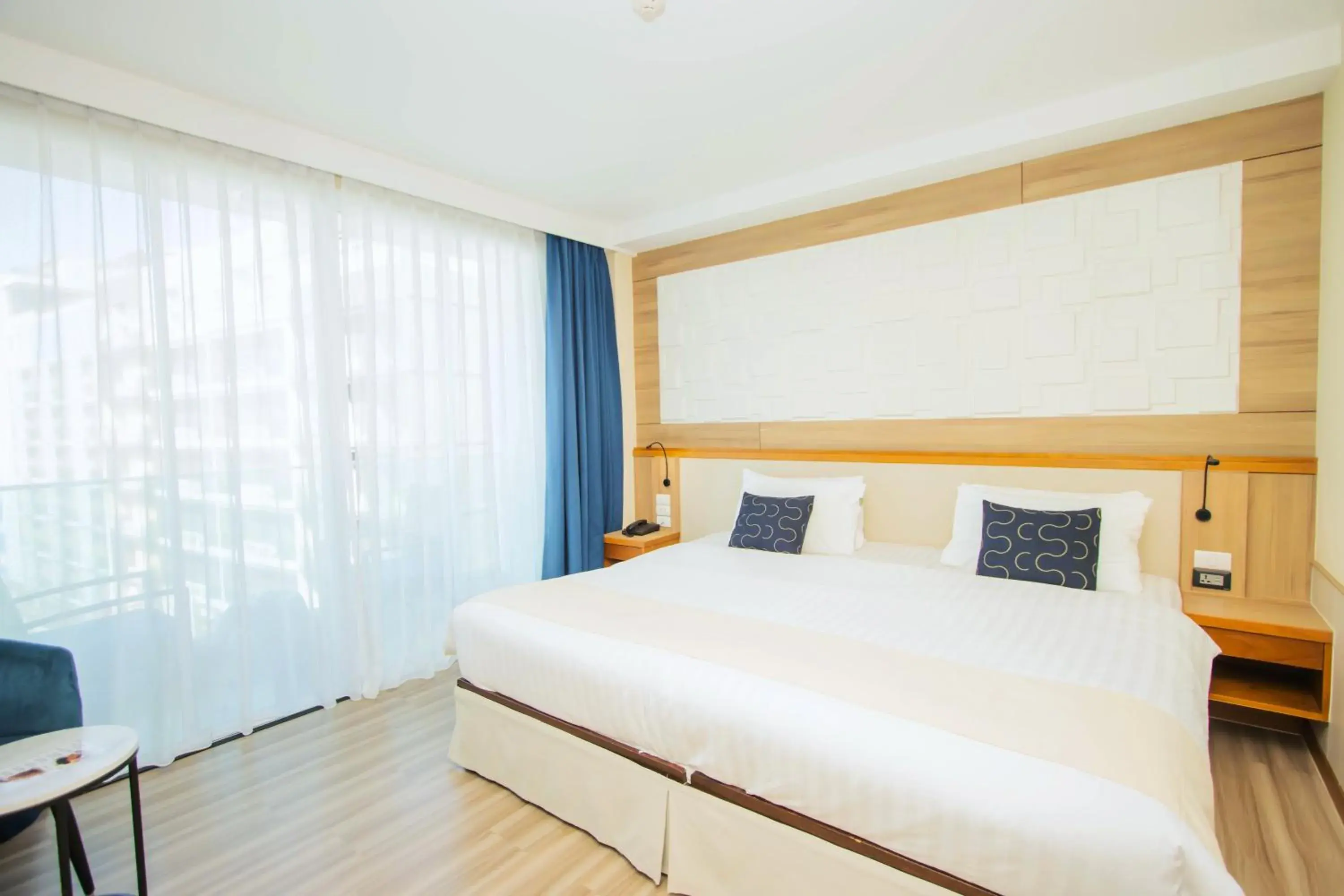 Deluxe Double Room with Balcony in Sira Grande Hotel & Spa, Patong Deluxe Double Room with Balcony in Sira Grande Hotel & Spa, Patong