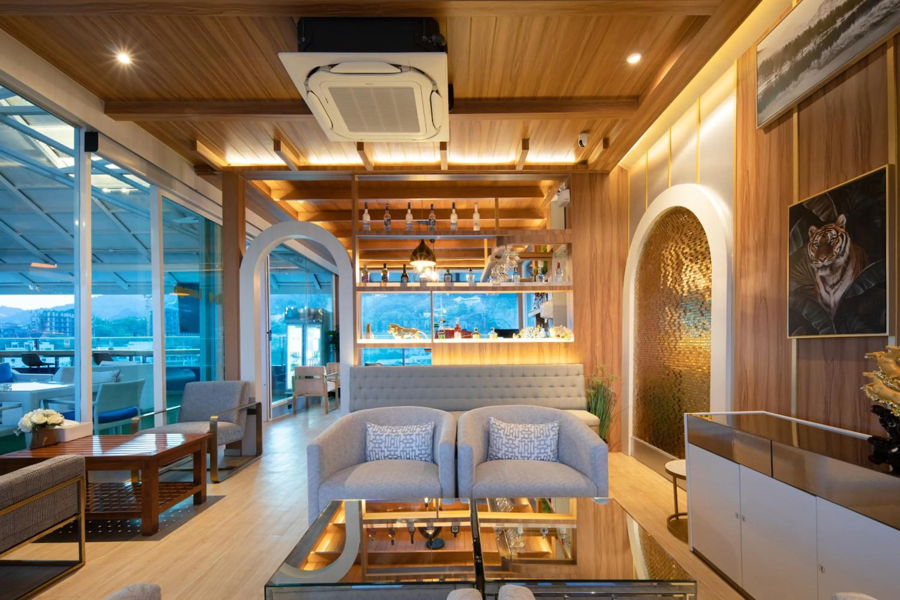 Living room in Sira Grande Hotel & Spa, Patong