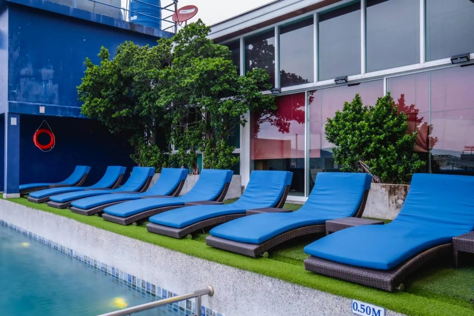 Swimming pool in Sira Grande Hotel & Spa, Patong