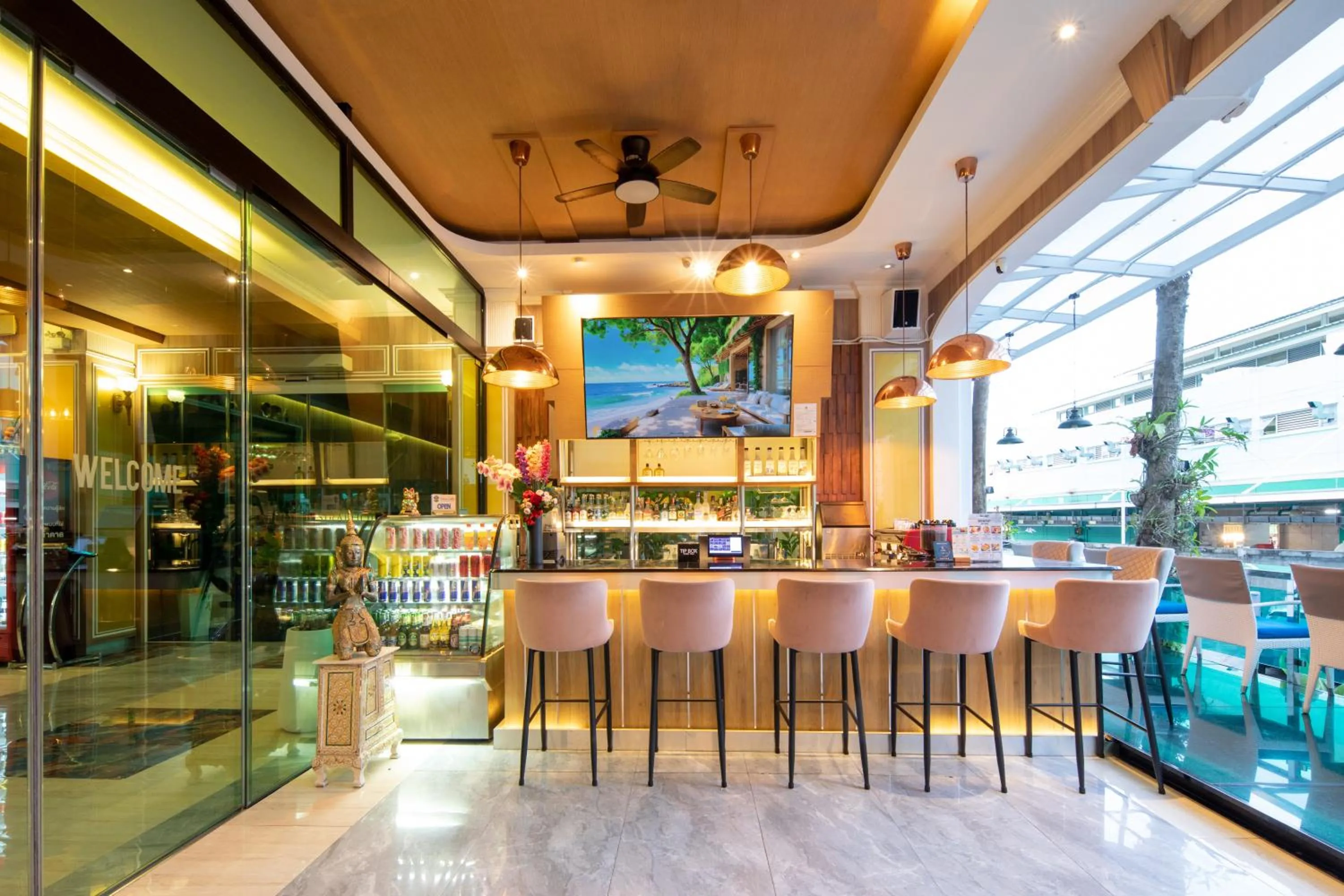 Restaurant/places to eat in Sira Grande Hotel & Spa, Patong