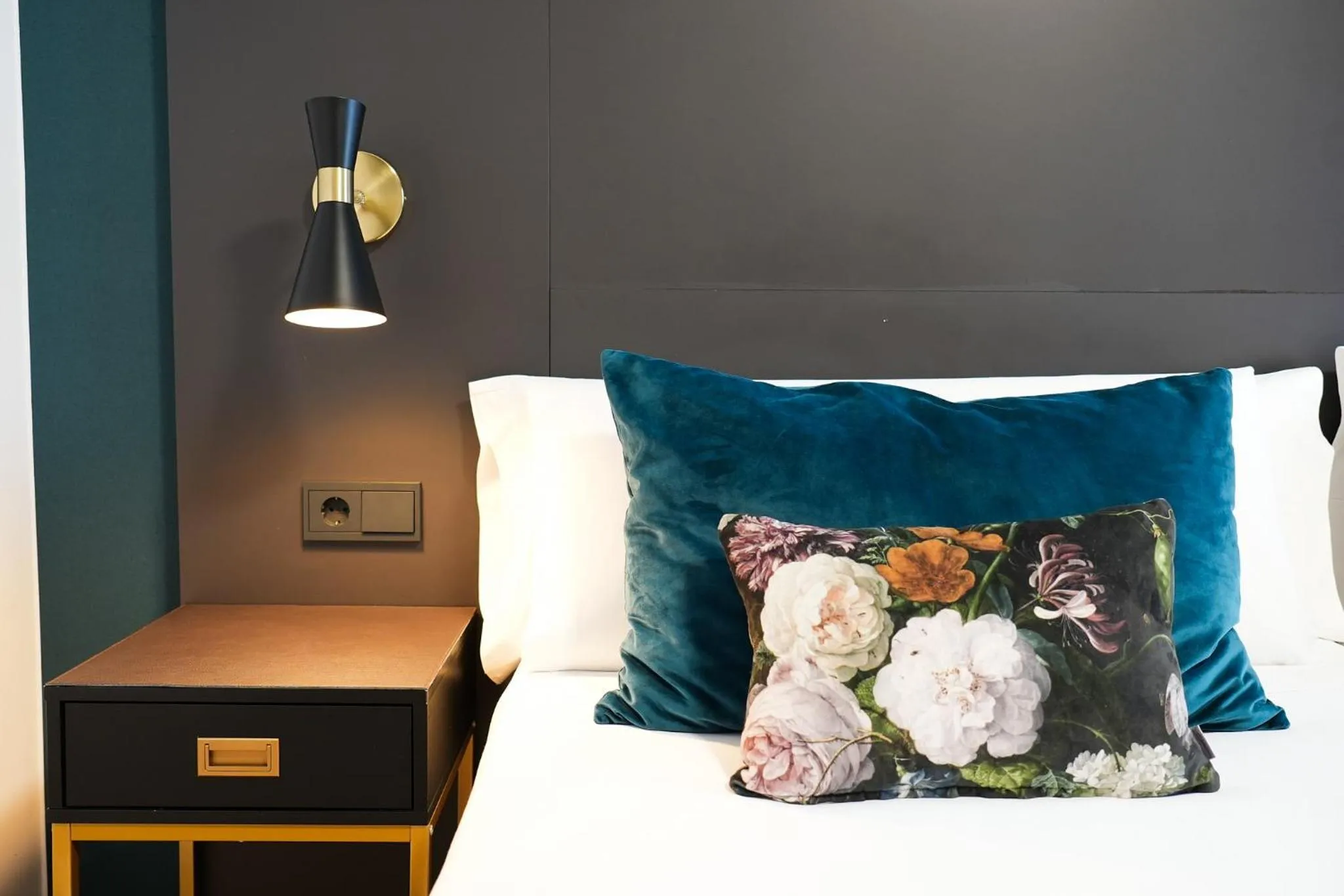 Photo of the whole room, Bed in Arenas Atiram Hotel