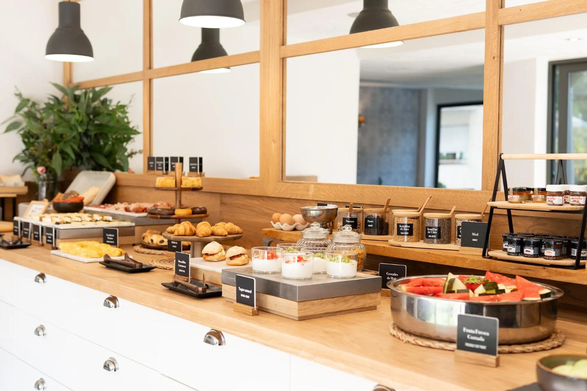 Breakfast in Arenas Atiram Hotel