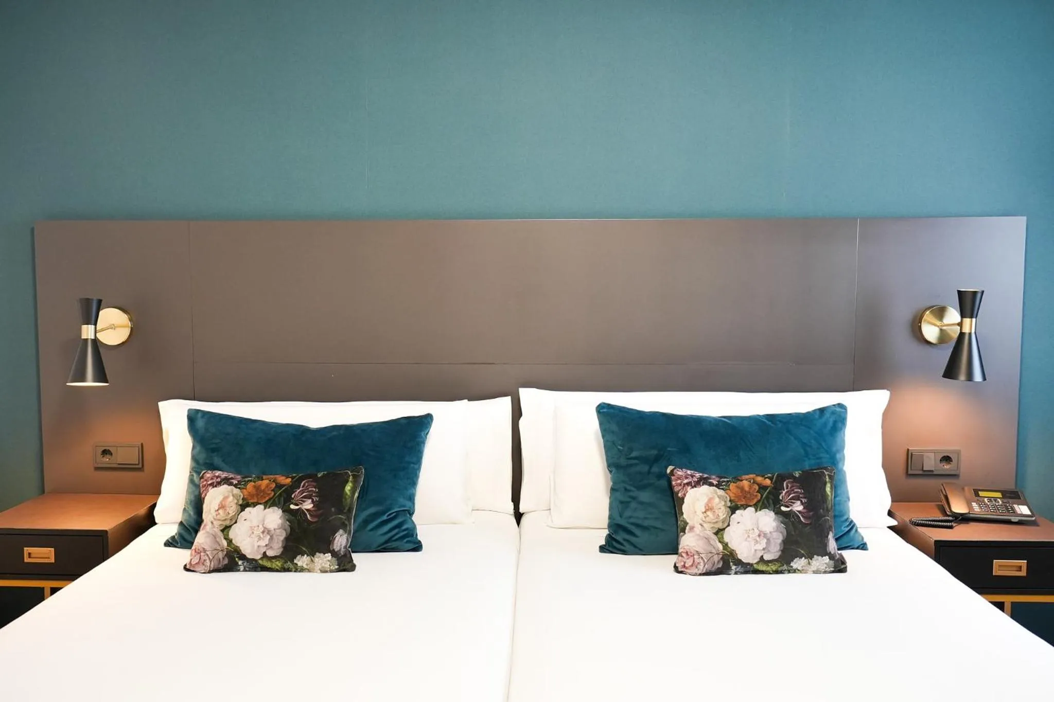 Photo of the whole room, Bed in Arenas Atiram Hotel