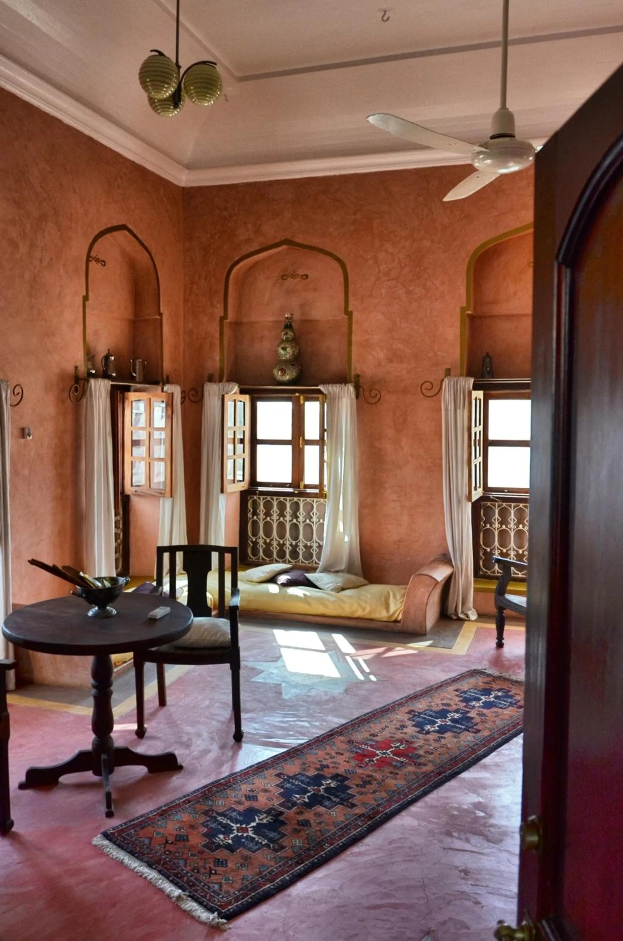 Photo of the whole room, Bed in Zanzibar Coffee House
