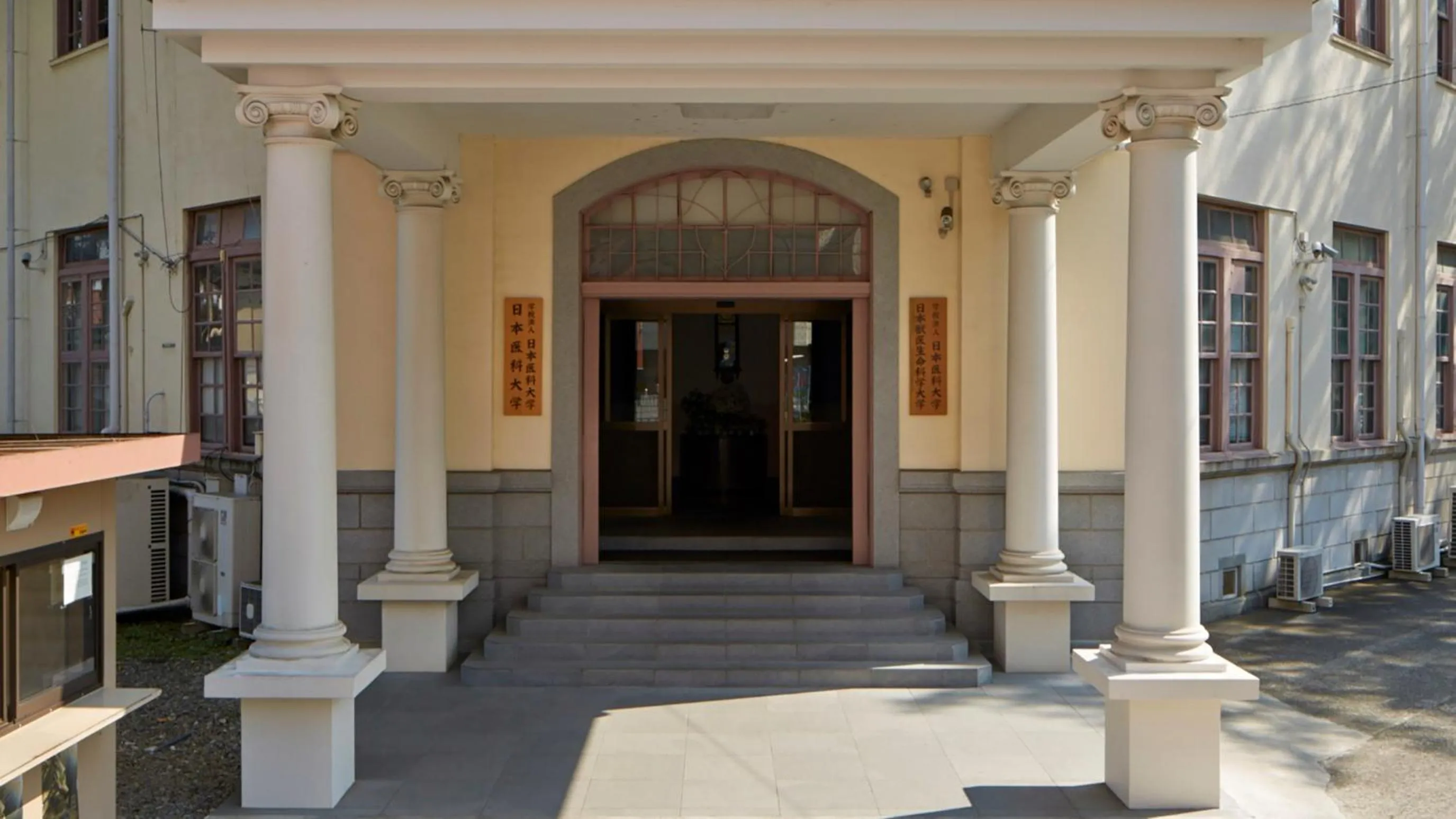 JR-East Hotel Mets Musashisakaii