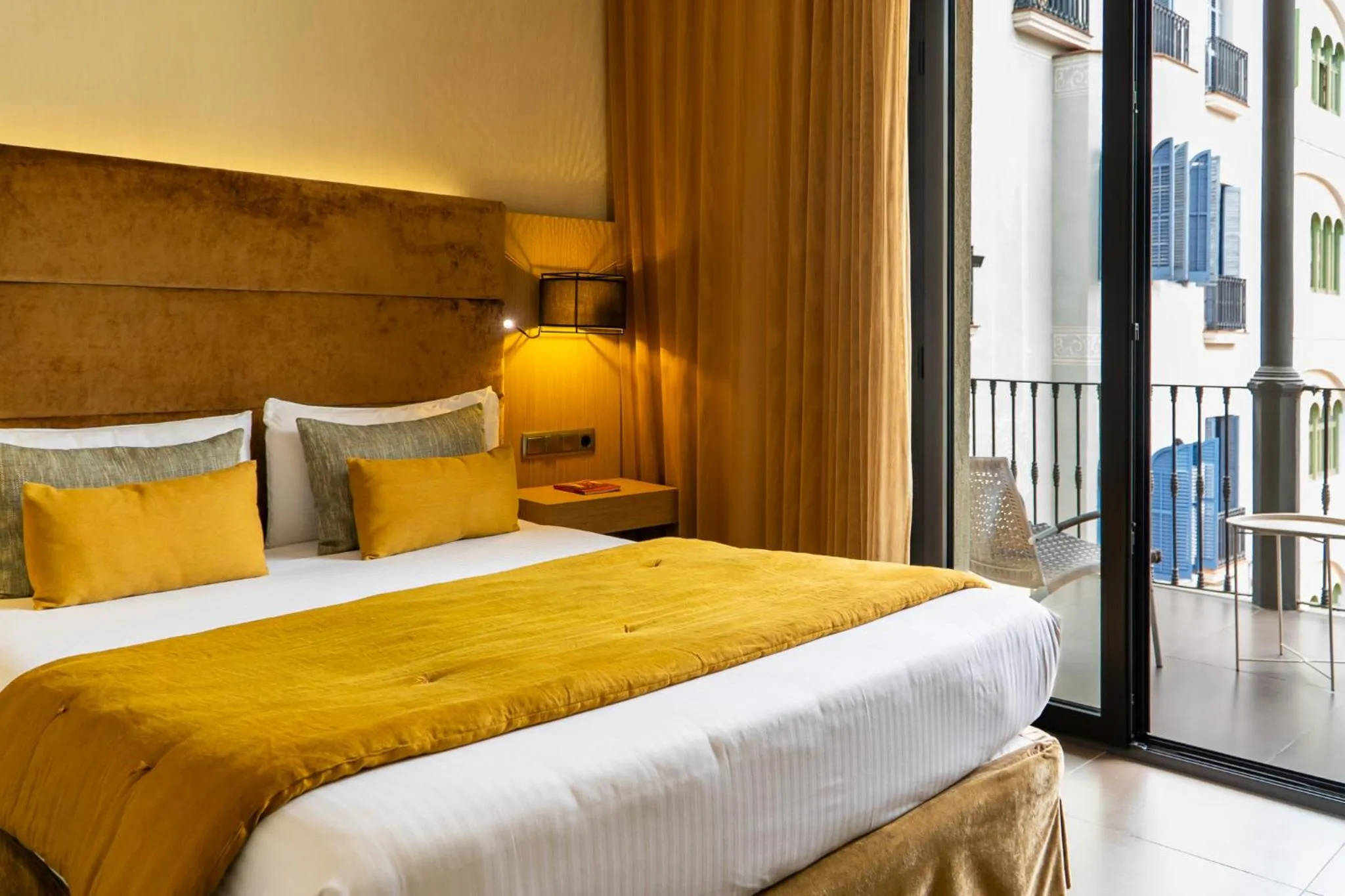 Bed in Hotel Constanza