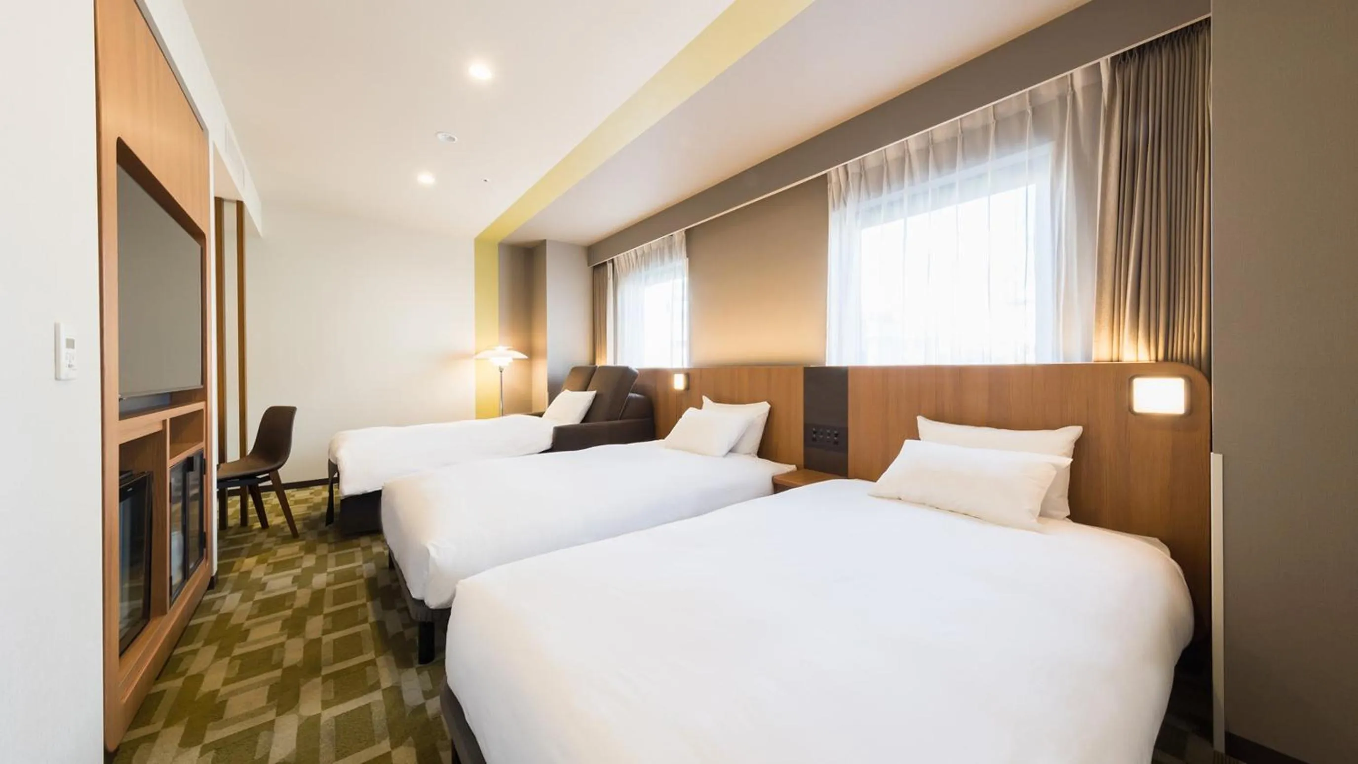 Bed in JR-East Hotel Mets Akabane