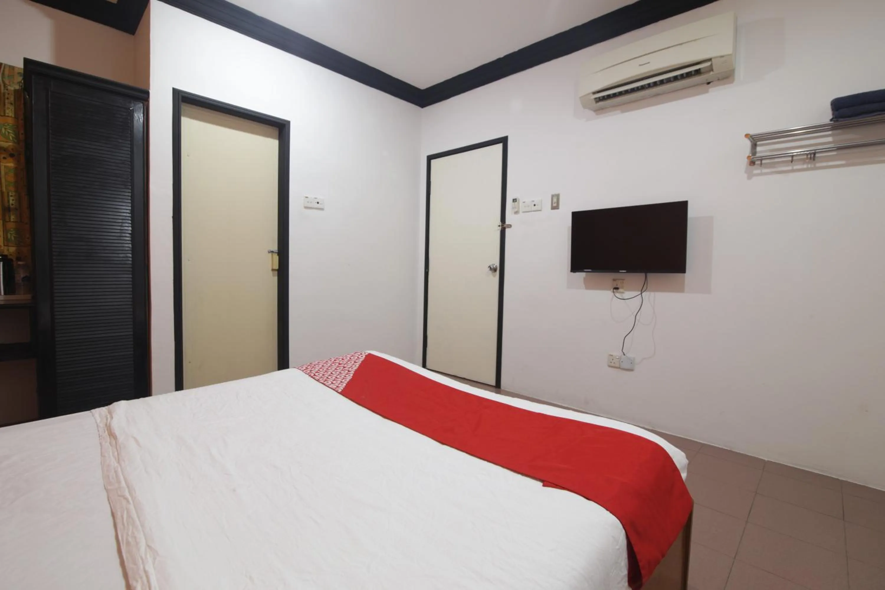 Bedroom, Bed in G CITY HOTEL