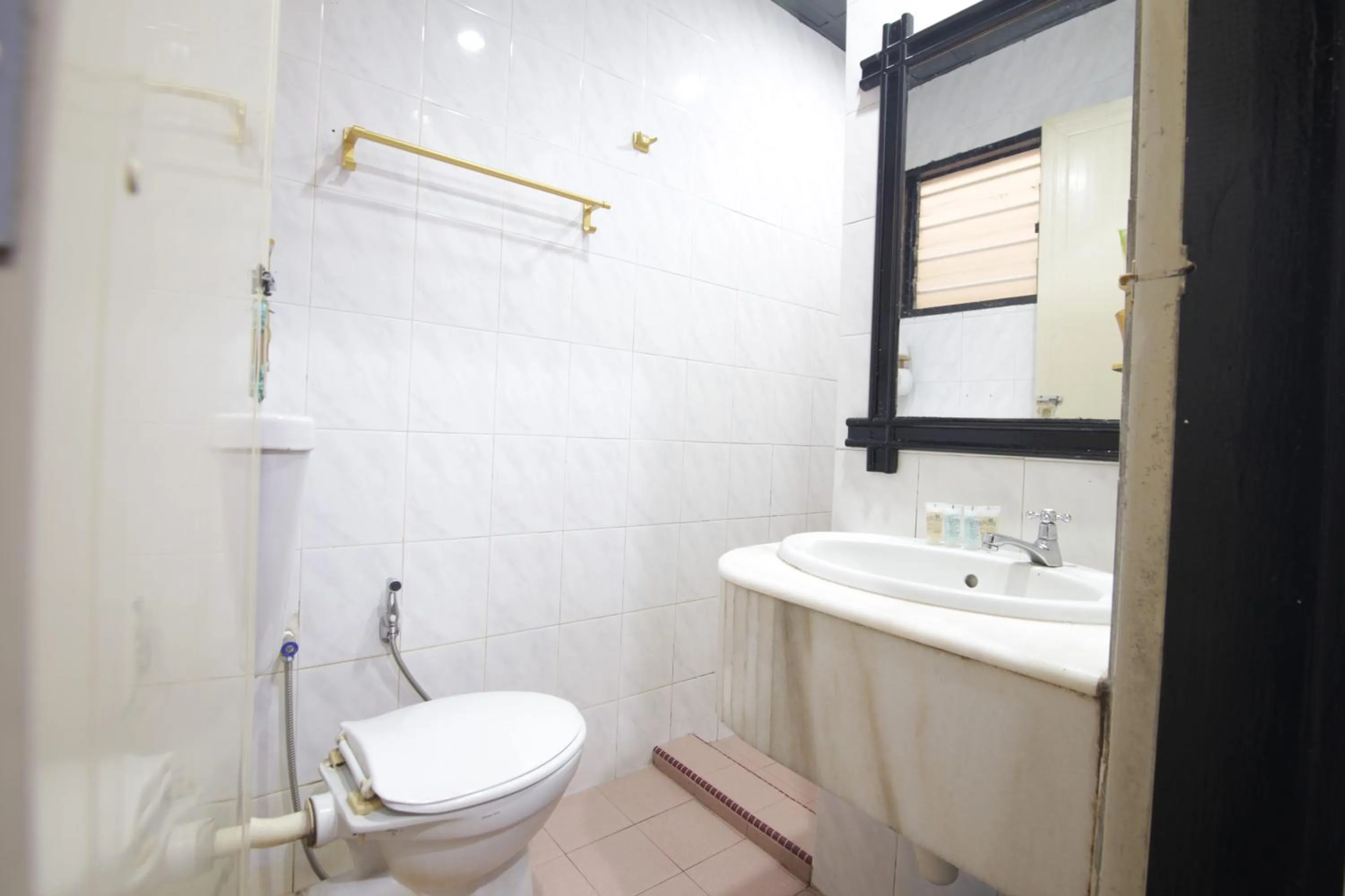 Shower in G CITY HOTEL