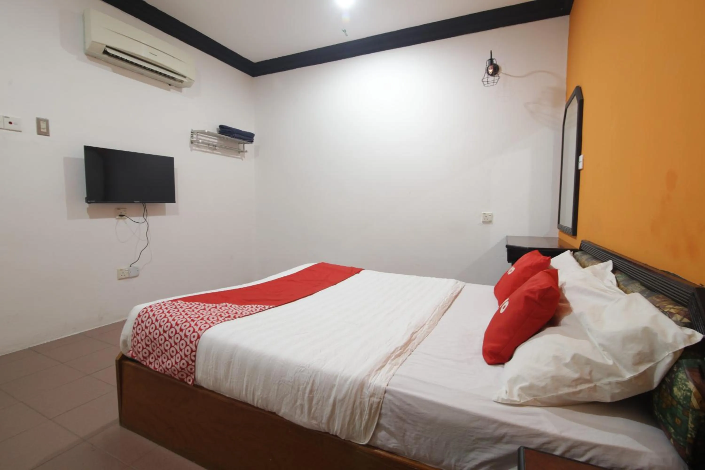 Bedroom, Bed in G CITY HOTEL