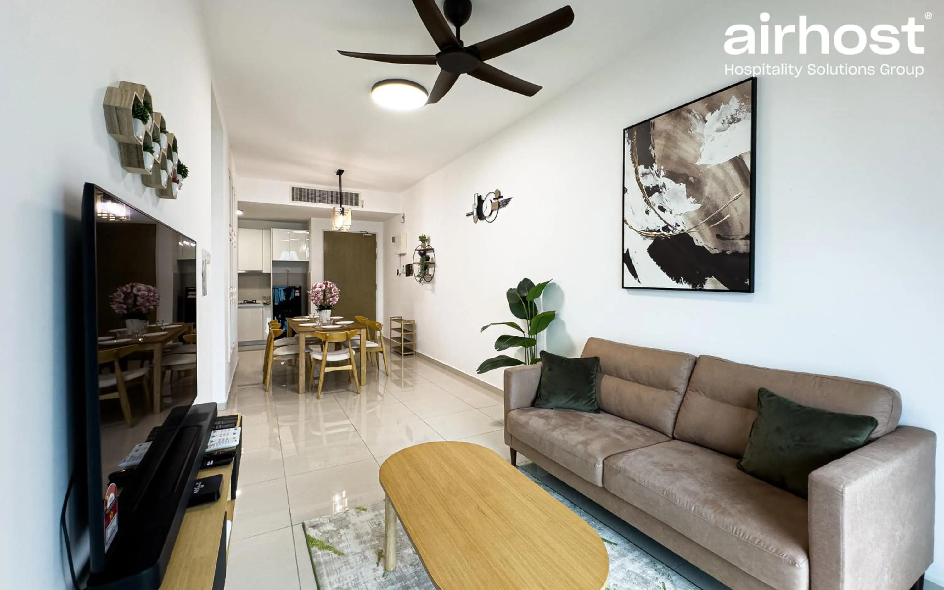 Communal lounge/ TV room in Legasi Kampung Baru by Airhost