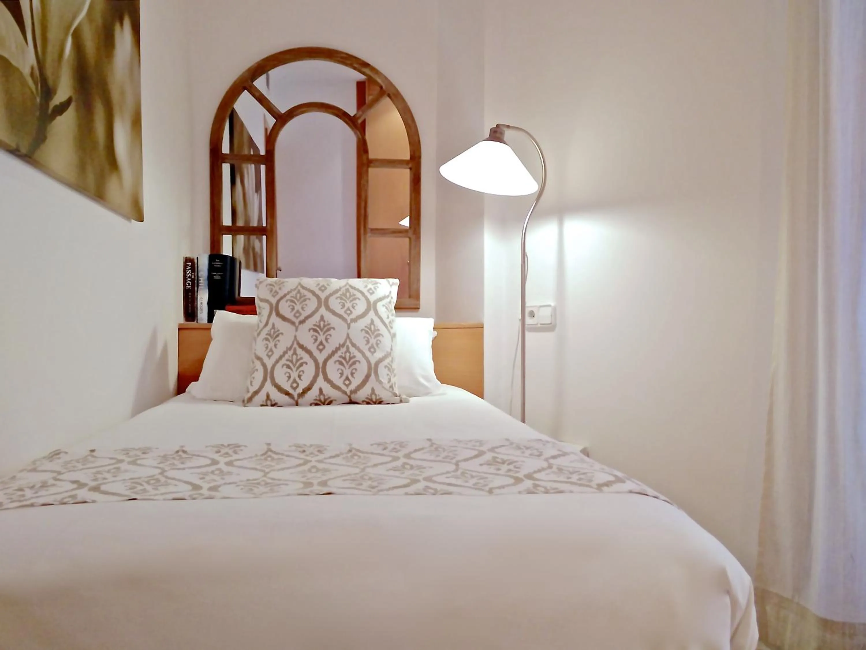 Bed in BizFlats Garden House