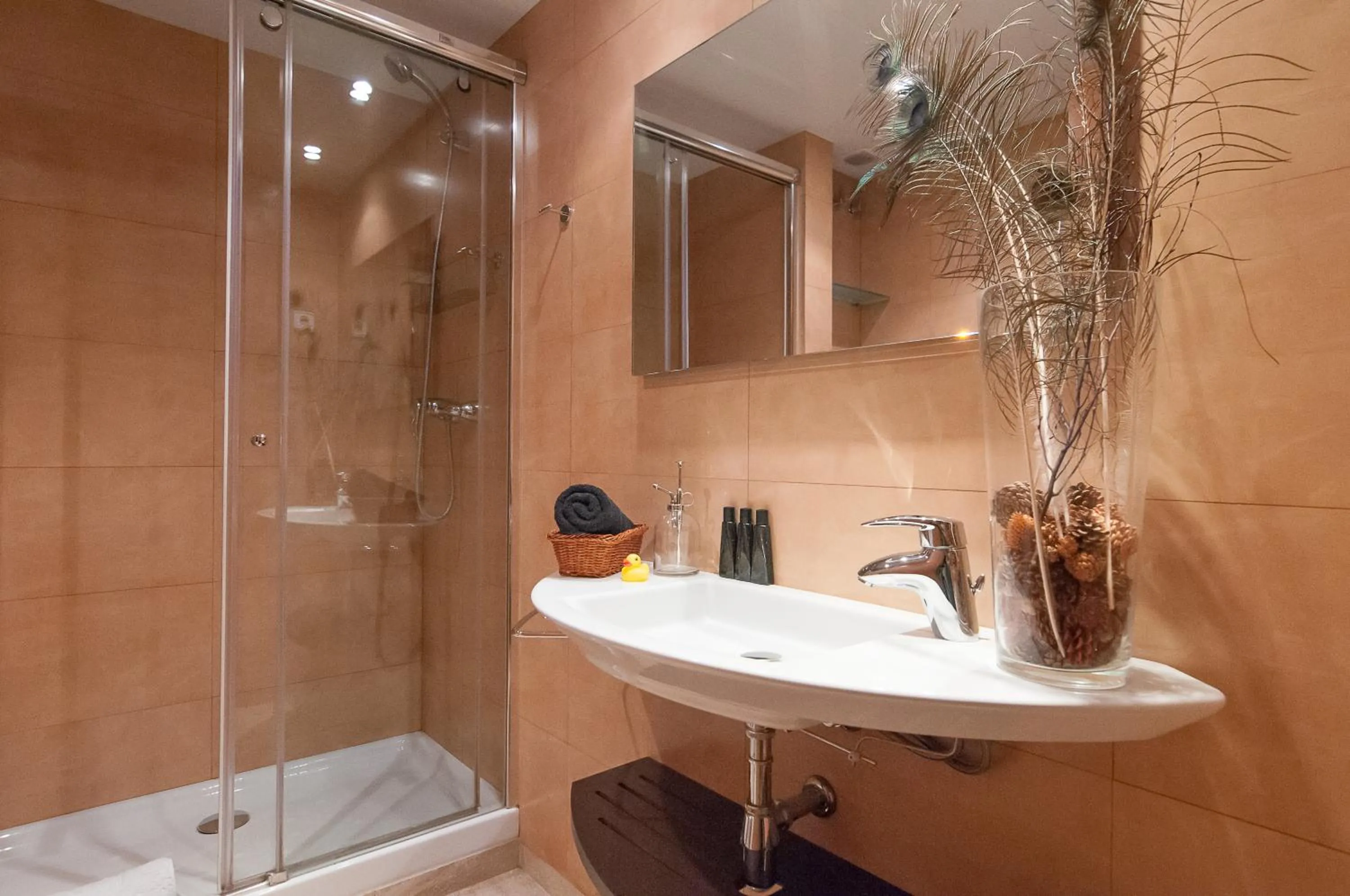 Shower in BizFlats Garden House