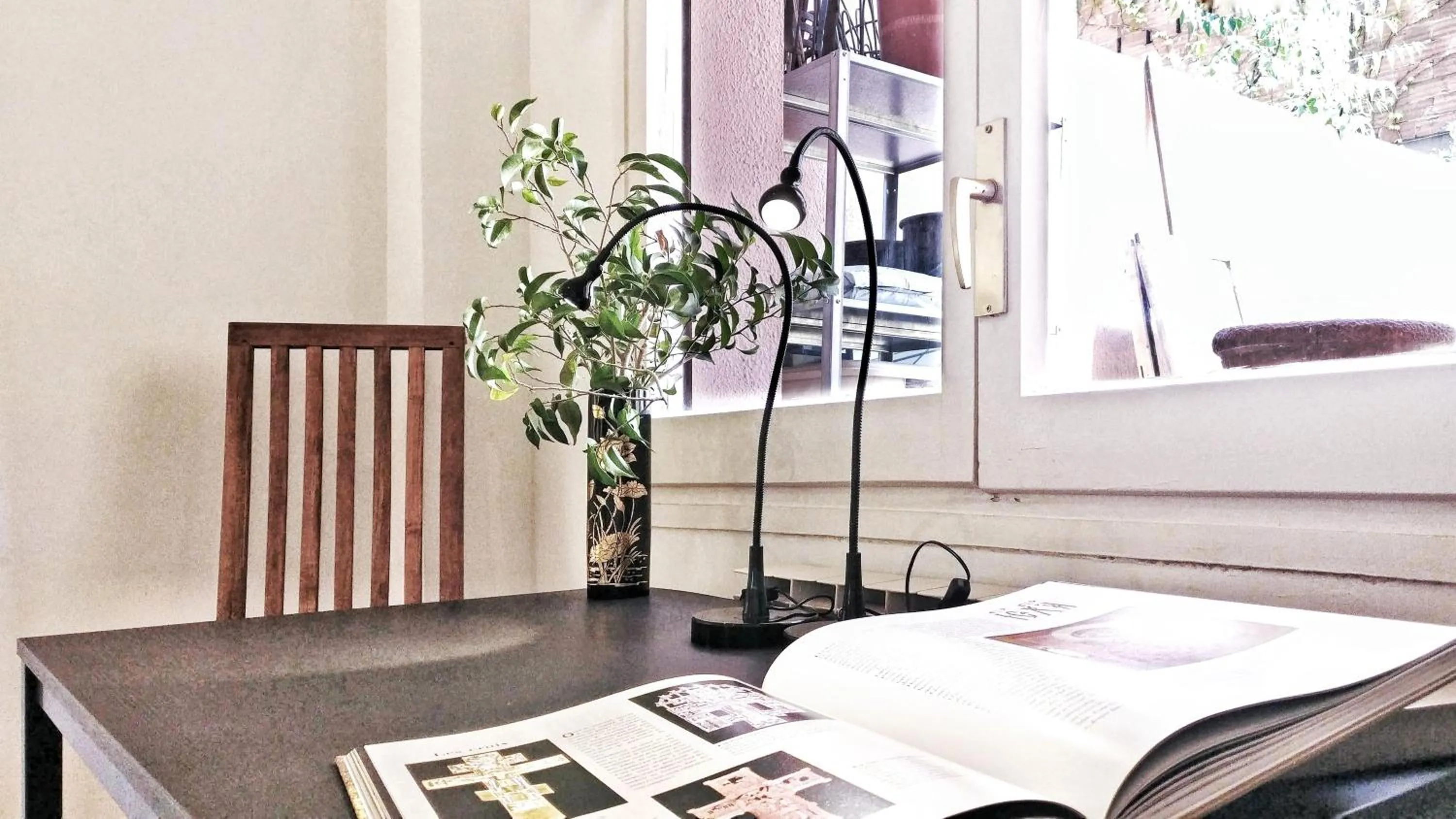 Business facilities, Bed in BizFlats Garden House