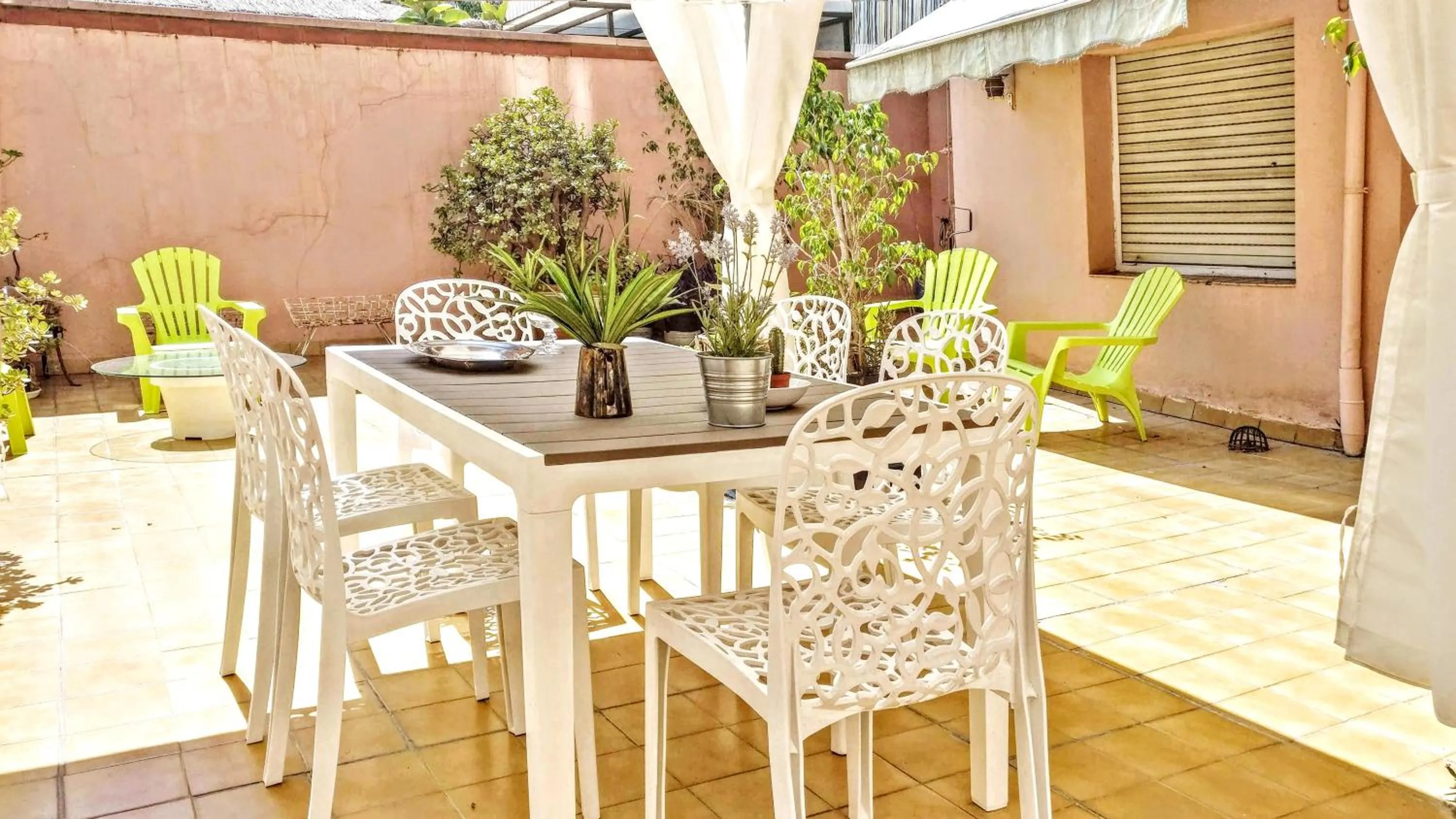Patio in BizFlats Garden House
