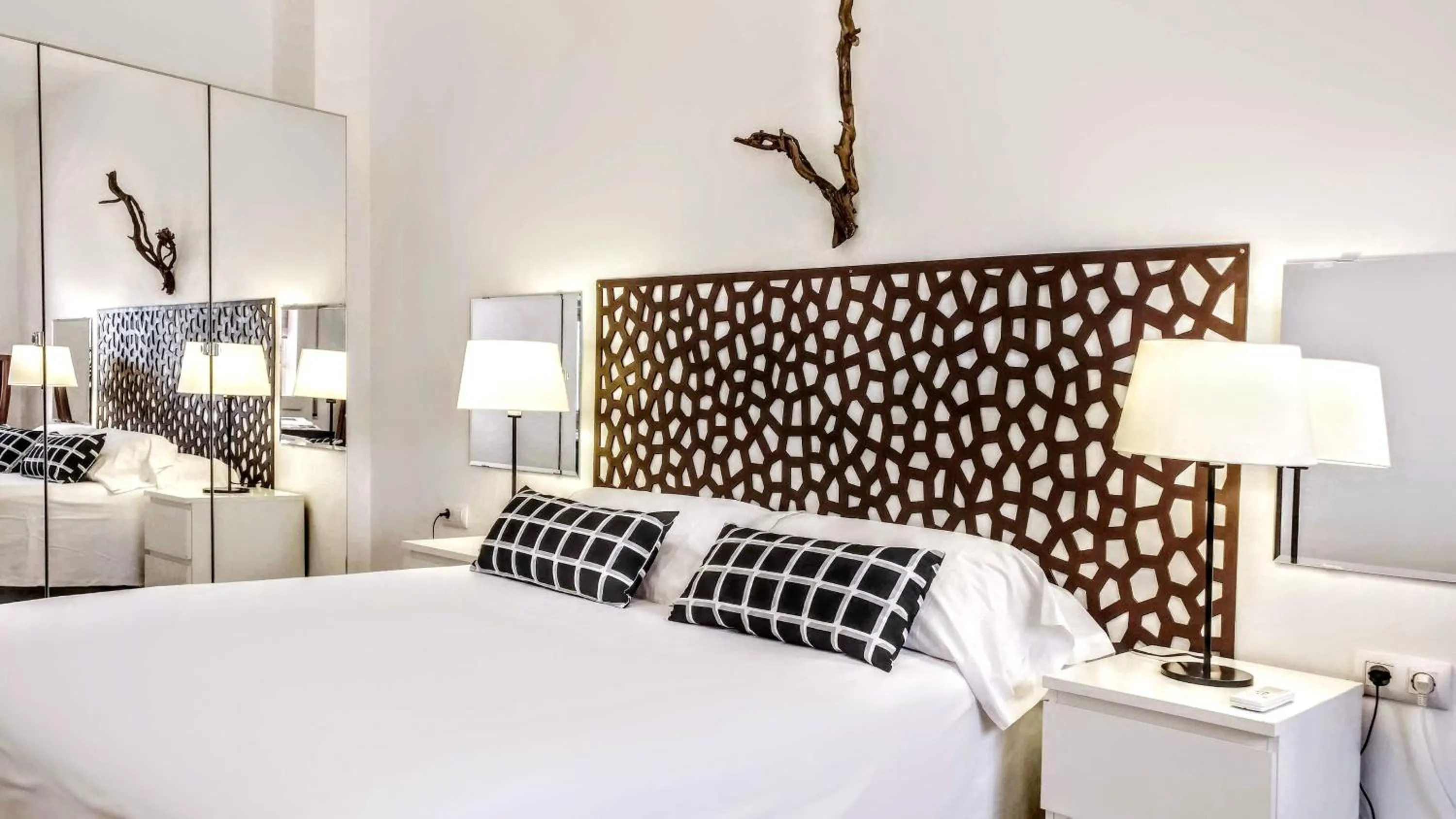 Bed in BizFlats Garden House