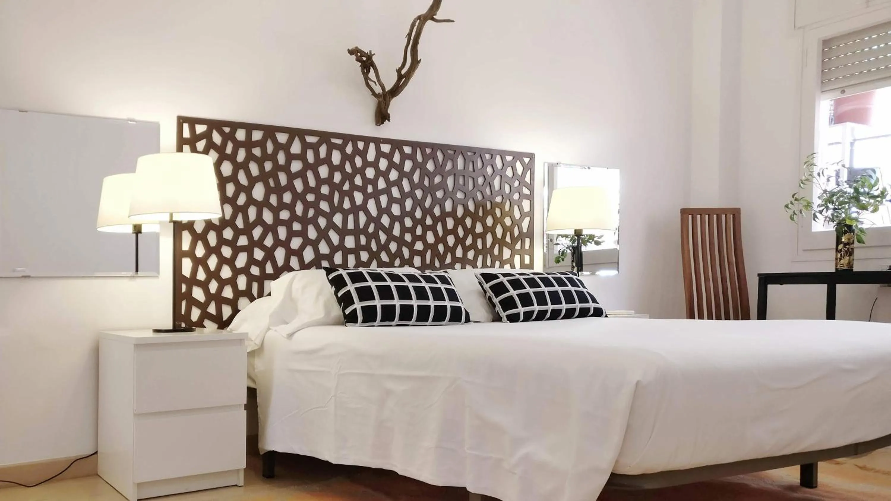 Bed in BizFlats Garden House